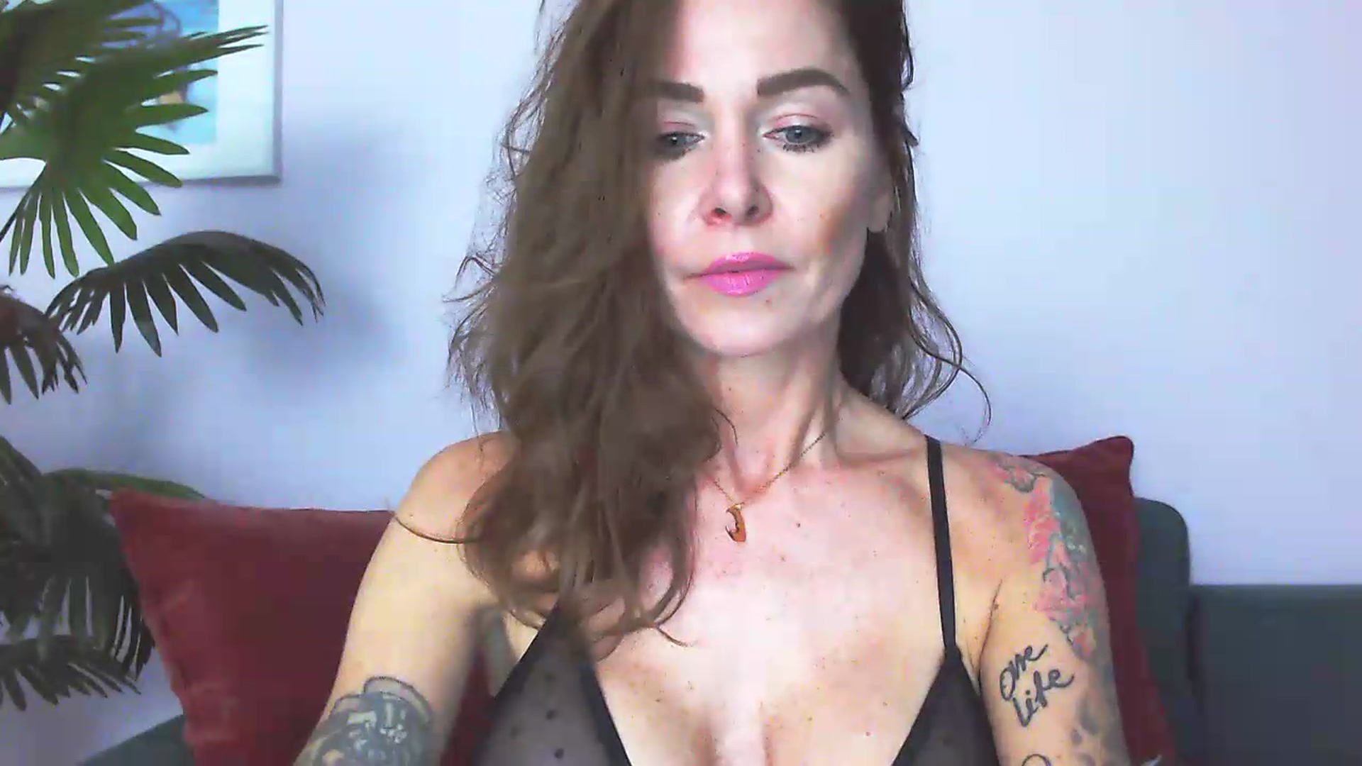 Gallery image thumbnail from Delilah_sweet's myfreecams stream on, 09/22/2026, 16:46 image 14 of 20