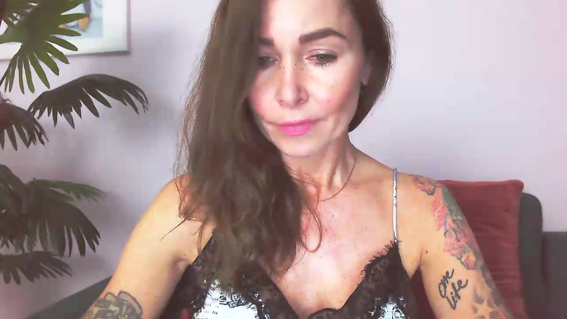 Gallery image thumbnail from Delilah_sweet's myfreecams stream on, 09/24/2026, 15:04 image 9 of 20