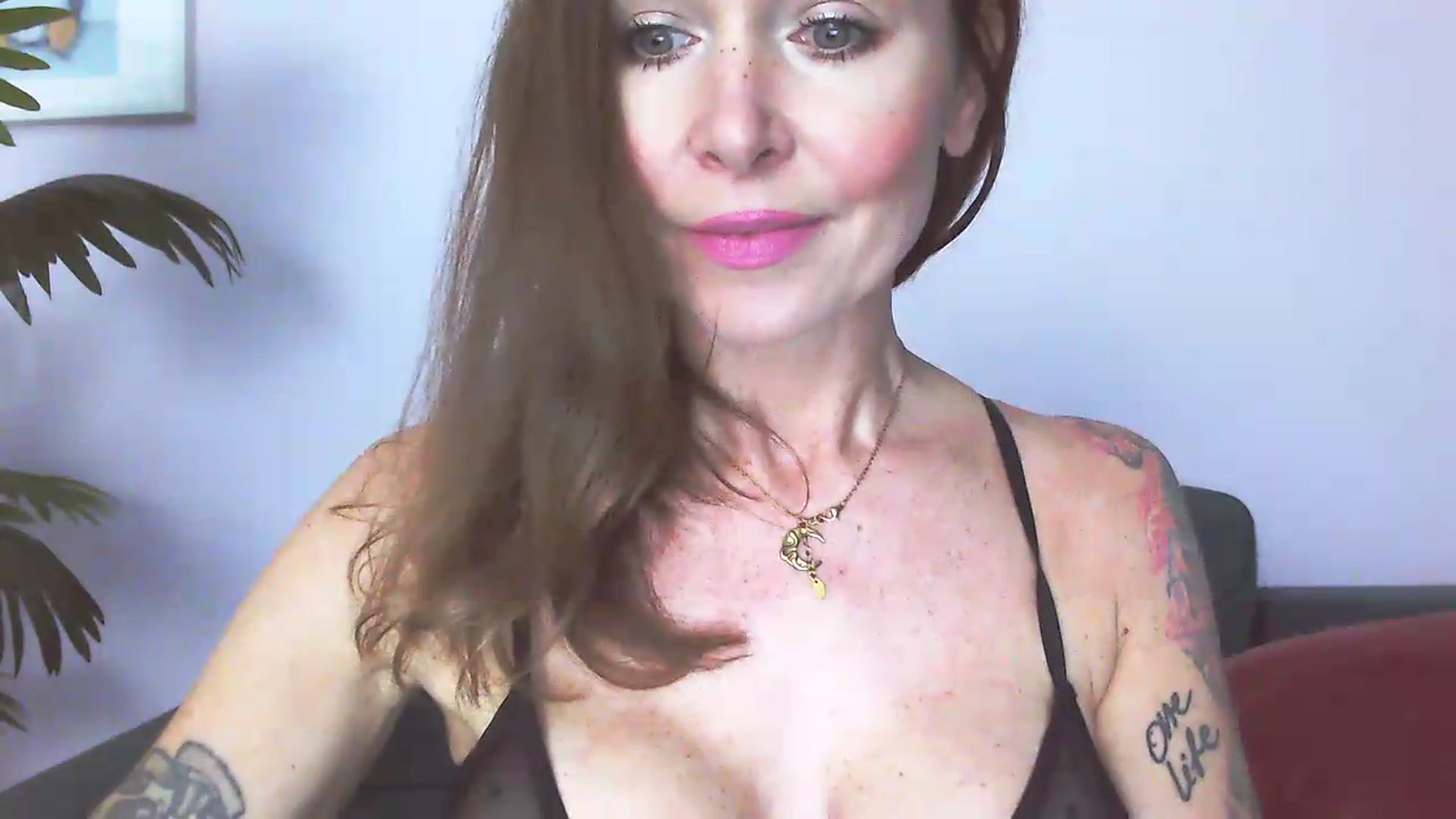 Gallery image thumbnail from Delilah_sweet's myfreecams stream on, 10/05/2026, 17:28 image 2 of 20