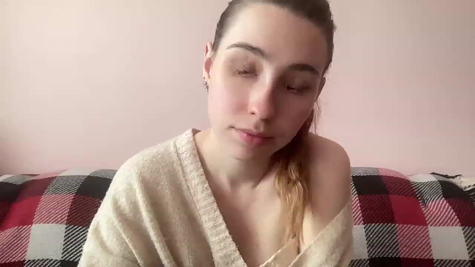 Gallery image thumbnail from Deliveryhappy's myfreecams stream on, 04/24/2023, 09:46 image 17 of 20