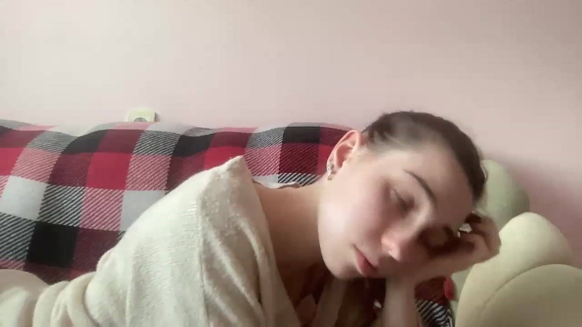 Gallery image thumbnail from Deliveryhappy's myfreecams stream on, 04/24/2023, 12:25 image 14 of 20