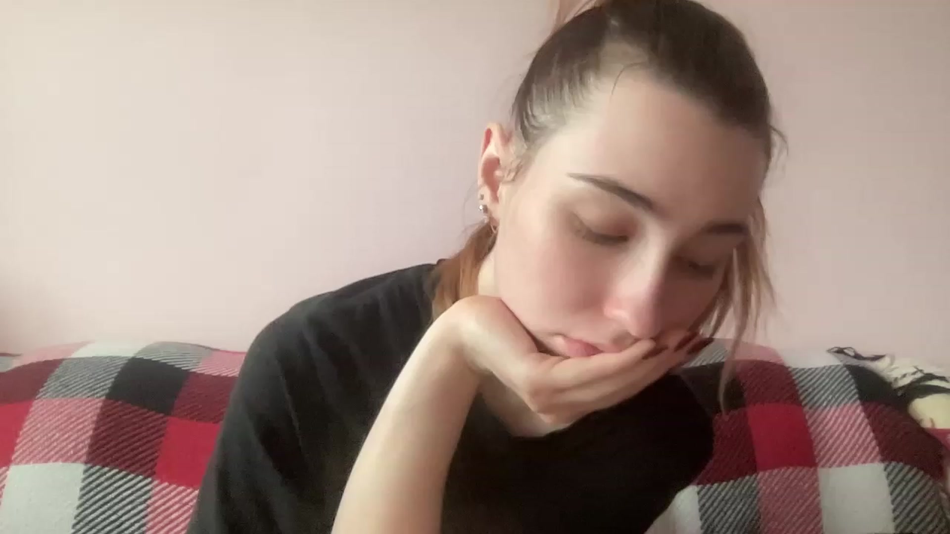 Gallery image thumbnail from Deliveryhappy's myfreecams stream on, 04/26/2023, 11:33 image 18 of 20