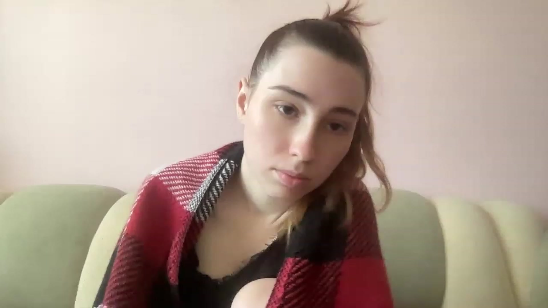 Gallery image thumbnail from Deliveryhappy's myfreecams stream on, 05/01/2023, 11:17 image 17 of 20