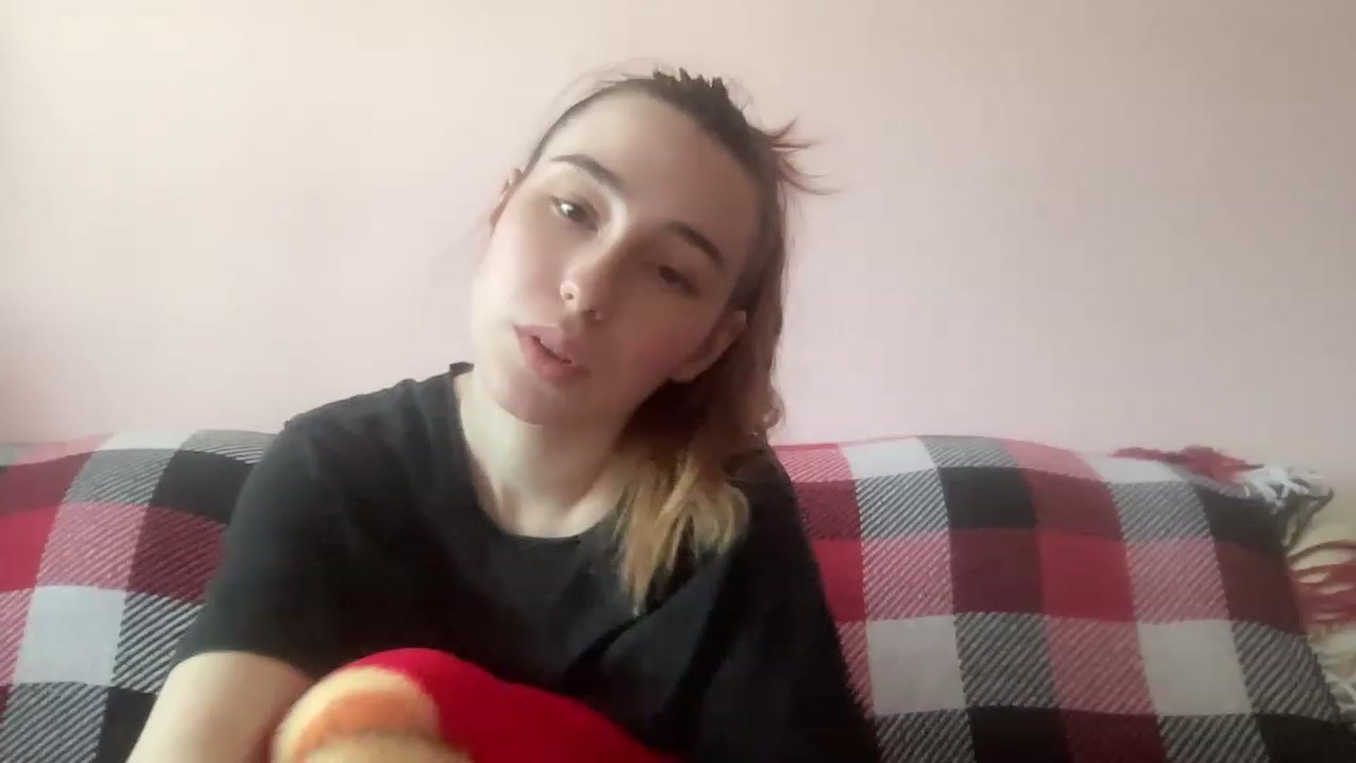 Gallery image thumbnail from Deliveryhappy's myfreecams stream on, 05/01/2023, 13:30 image 18 of 20