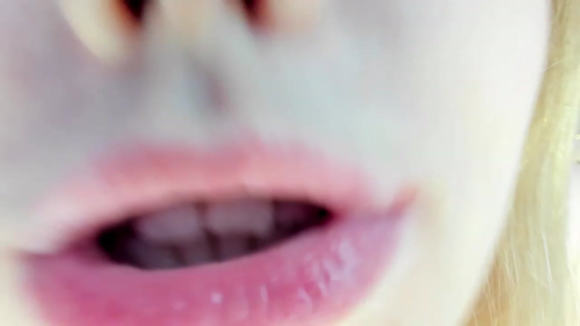 Gallery image thumbnail from DellaRowe's myfreecams stream on, 03/26/2023, 10:17 image 14 of 20