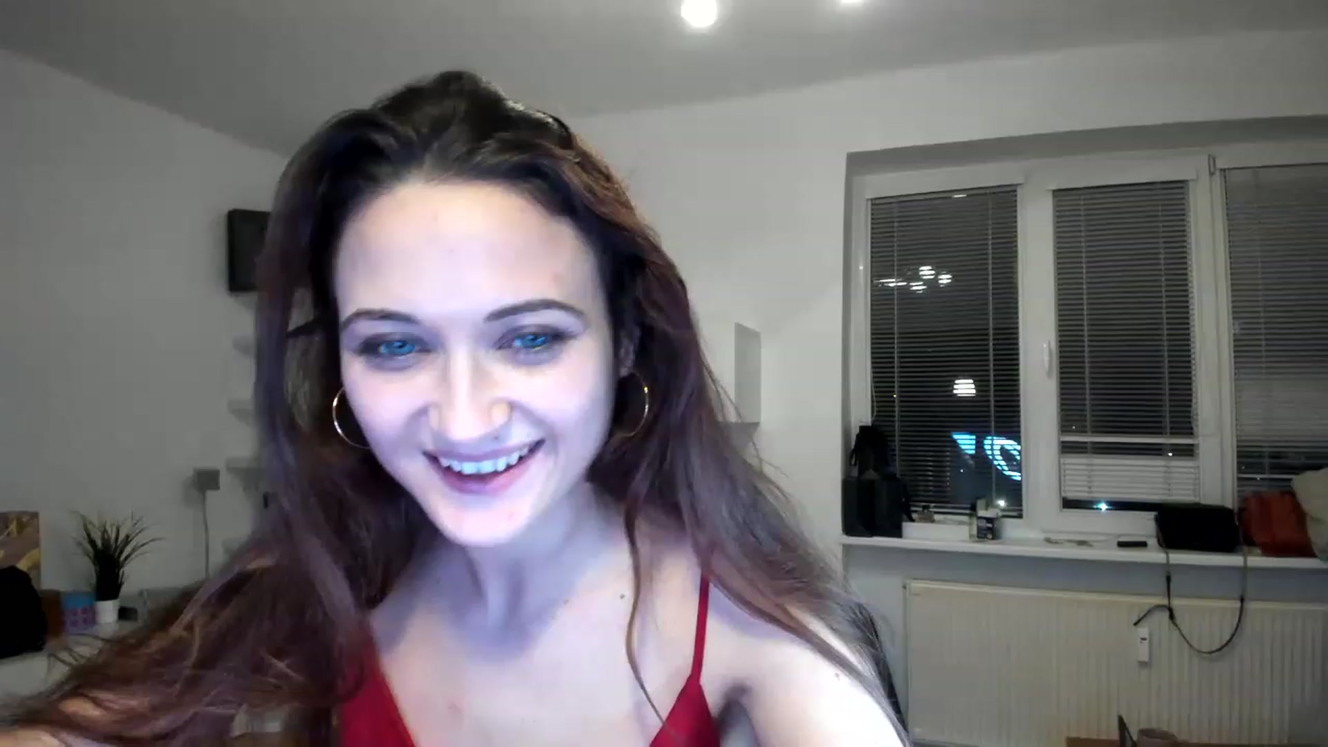 Gallery image thumbnail from DeluXxXCurly's myfreecams stream on, 11/27/2022, 18:06 image 17 of 20