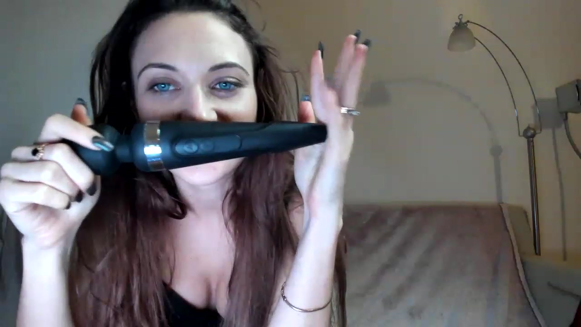 Gallery image thumbnail from DeluXxXCurly's myfreecams stream on, 11/27/2022, 22:16 image 3 of 20
