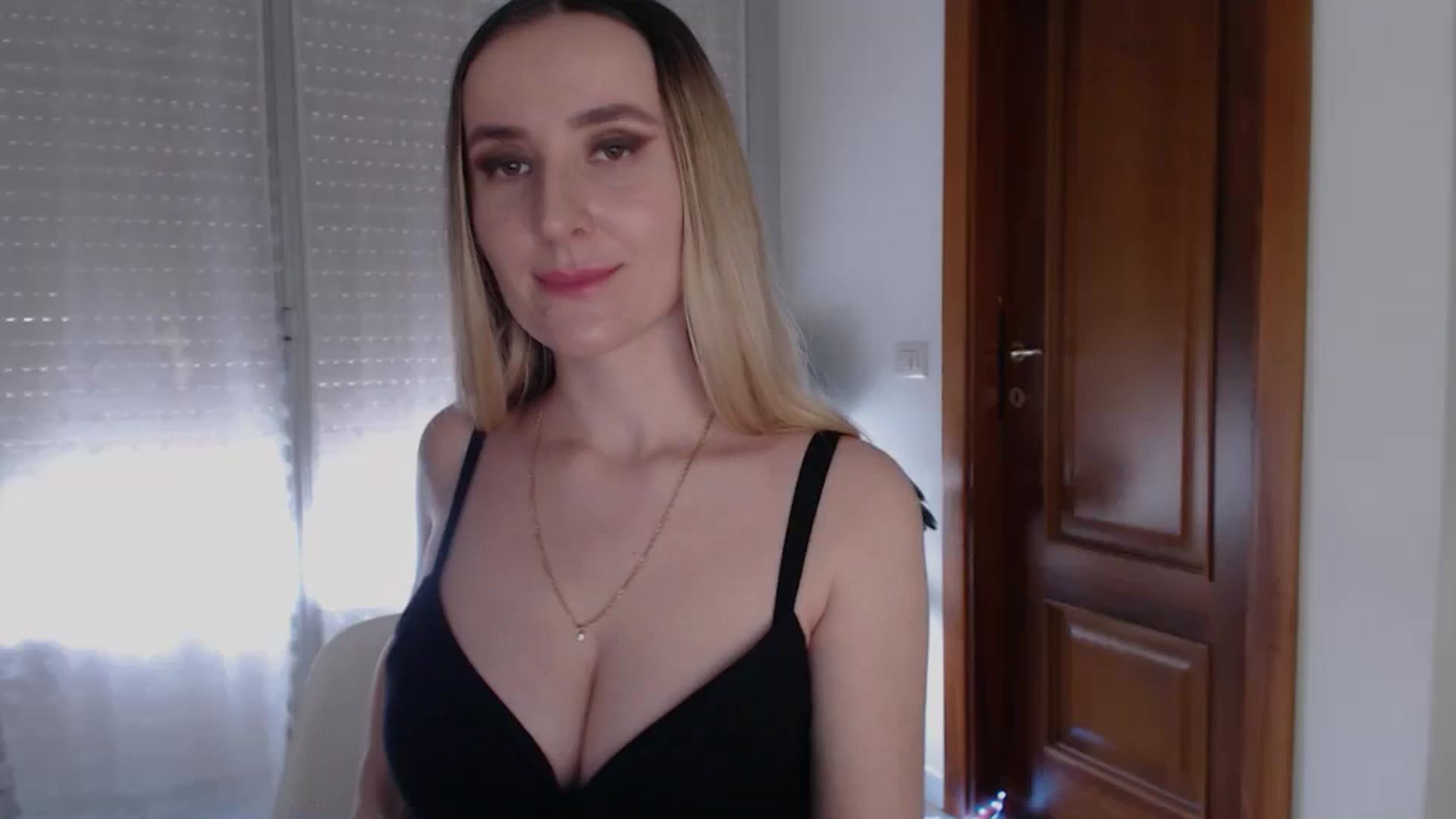 Gallery image thumbnail from DemetraLove's myfreecams stream on, 02/16/2025, 11:46 image 1 of 20