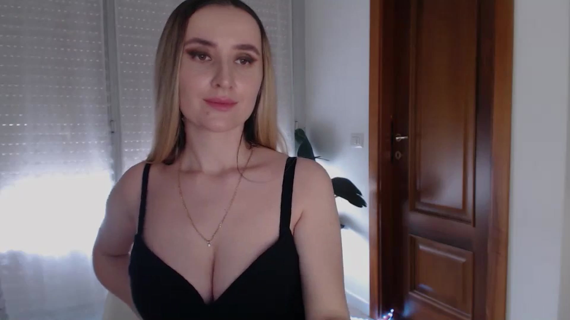 Gallery image thumbnail from DemetraLove's myfreecams stream on, 02/16/2025, 11:46 image 18 of 20