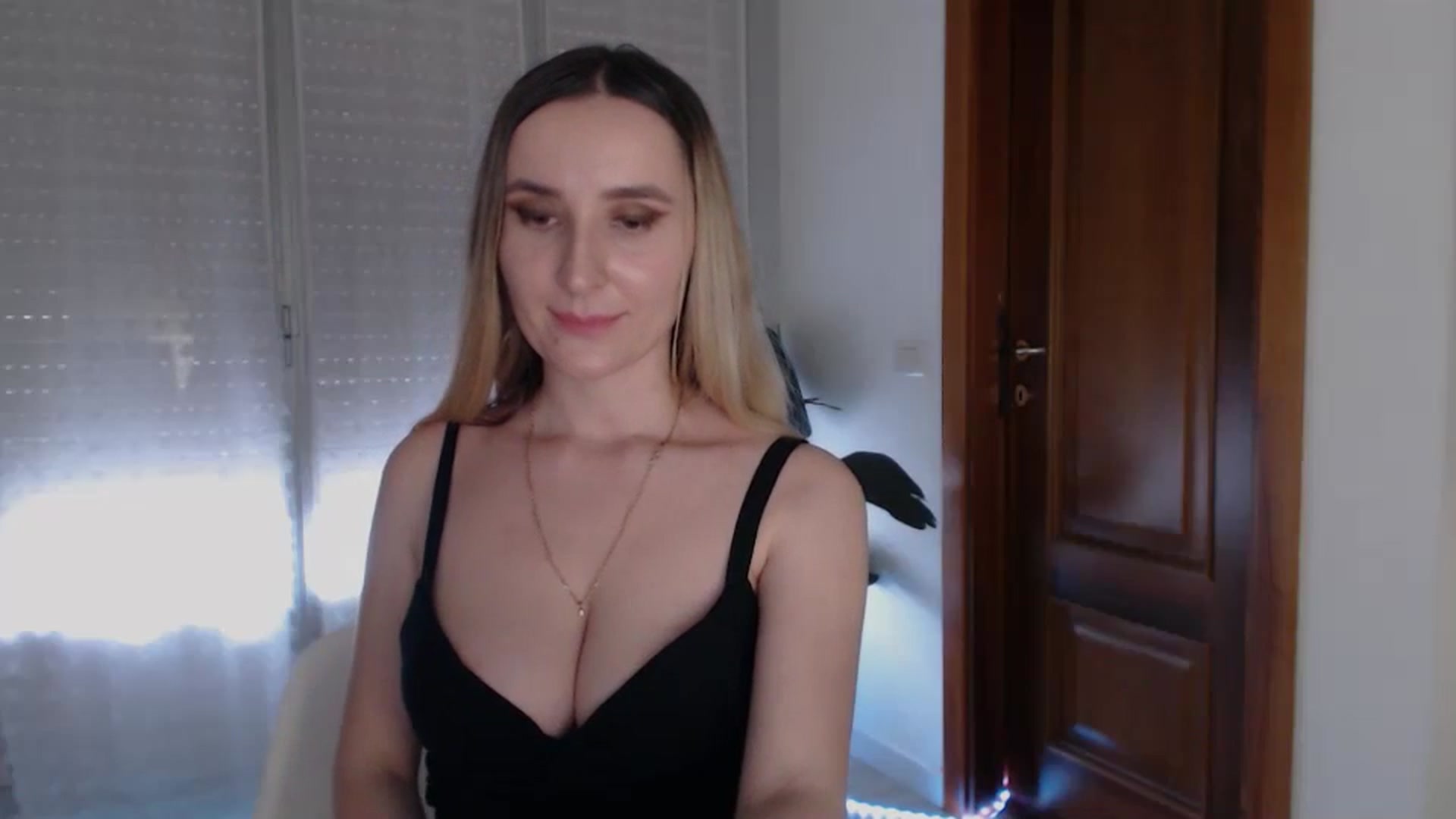 Gallery image thumbnail from DemetraLove's myfreecams stream on, 02/16/2025, 15:07 image 19 of 20