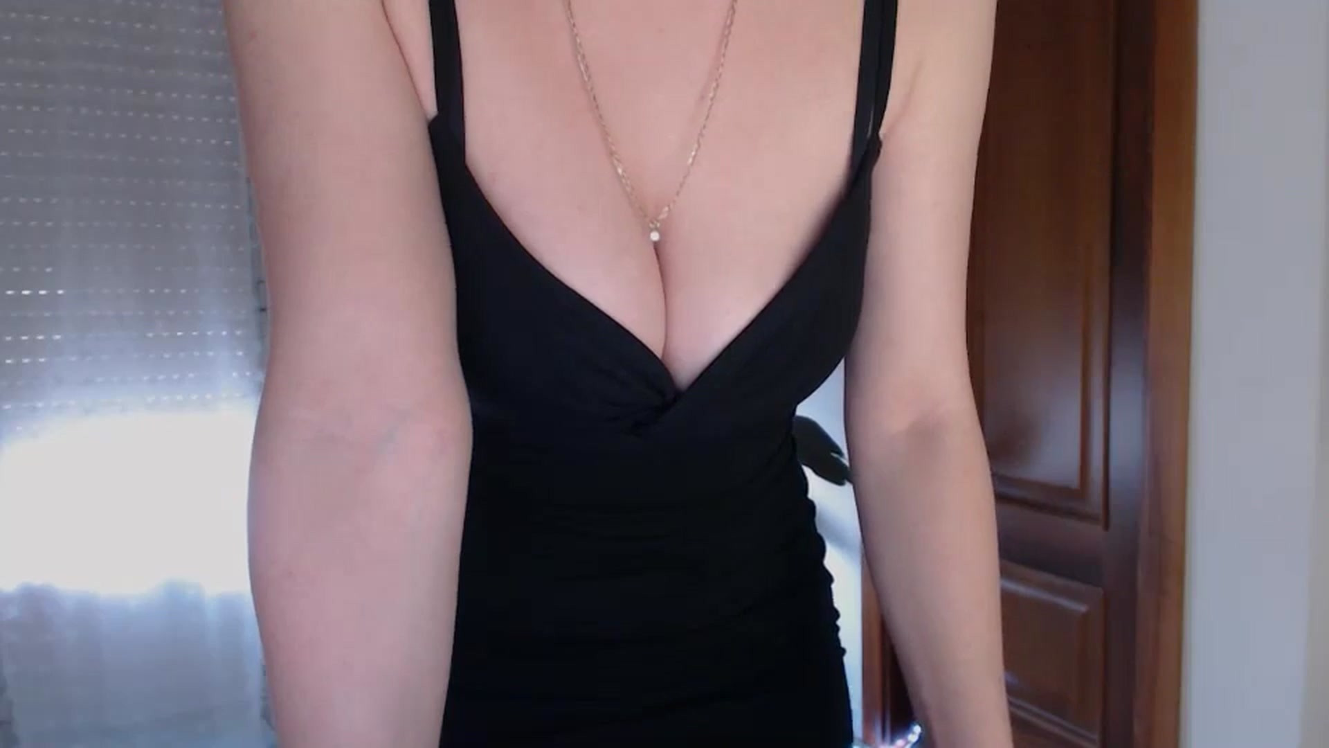 Gallery image thumbnail from DemetraLove's myfreecams stream on, 02/16/2025, 15:07 image 2 of 20