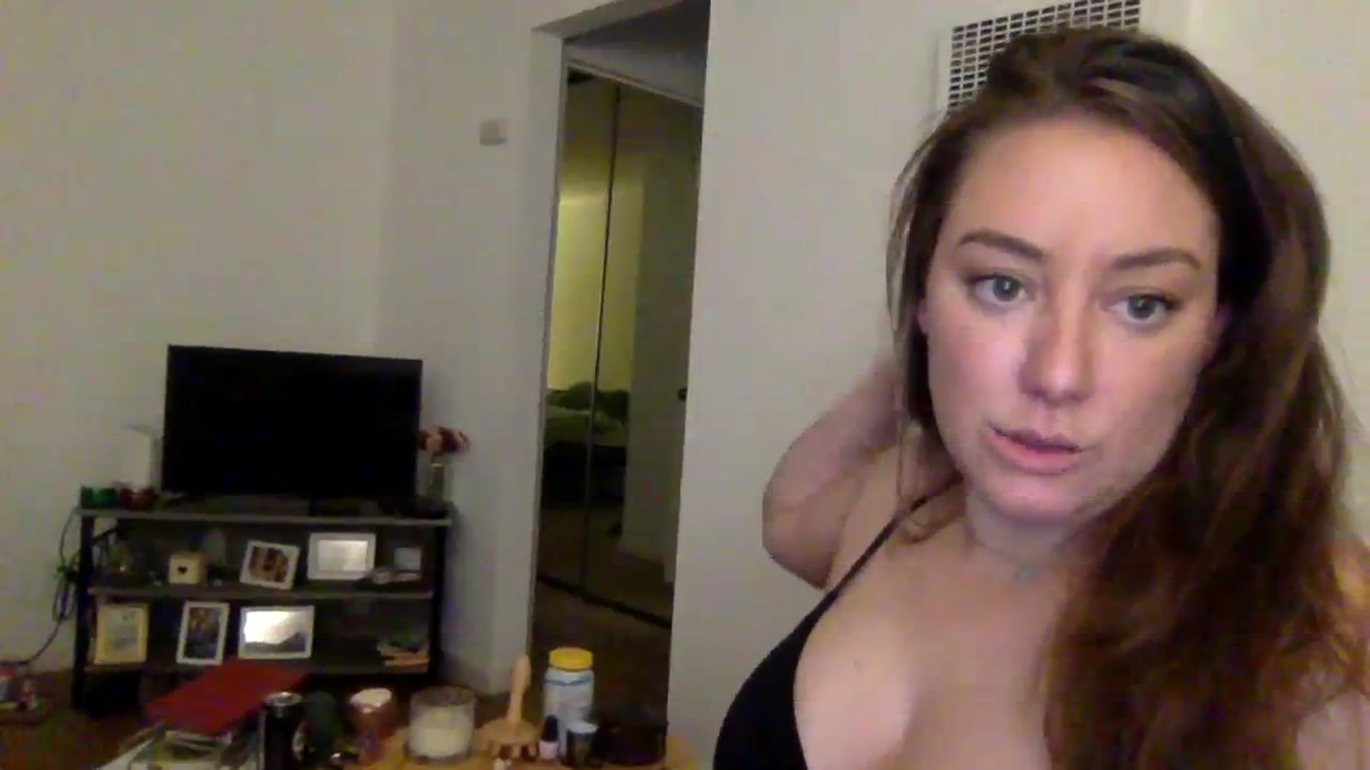 Gallery image thumbnail from Demi_Lee_'s myfreecams stream on, 10/16/2023, 08:09 image 13 of 20