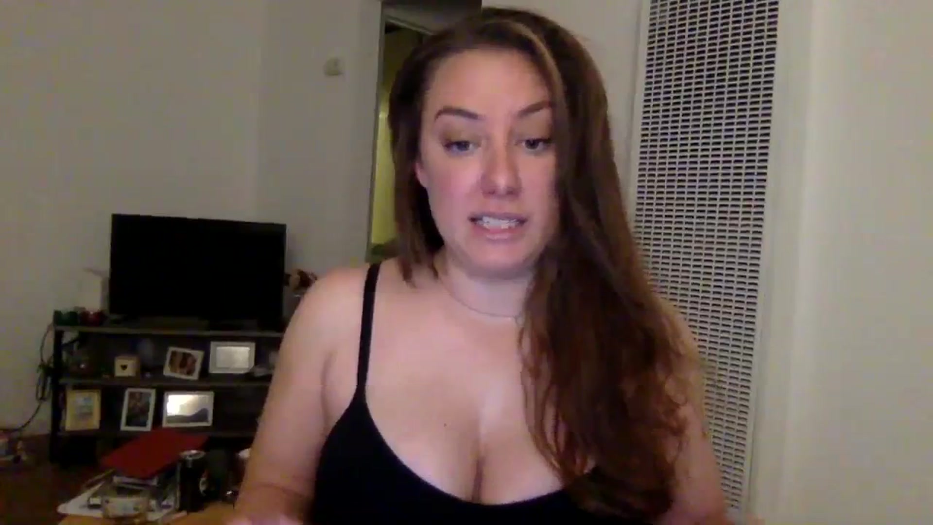 Gallery image thumbnail from Demi_Lee_'s myfreecams stream on, 10/16/2023, 08:09 image 7 of 20