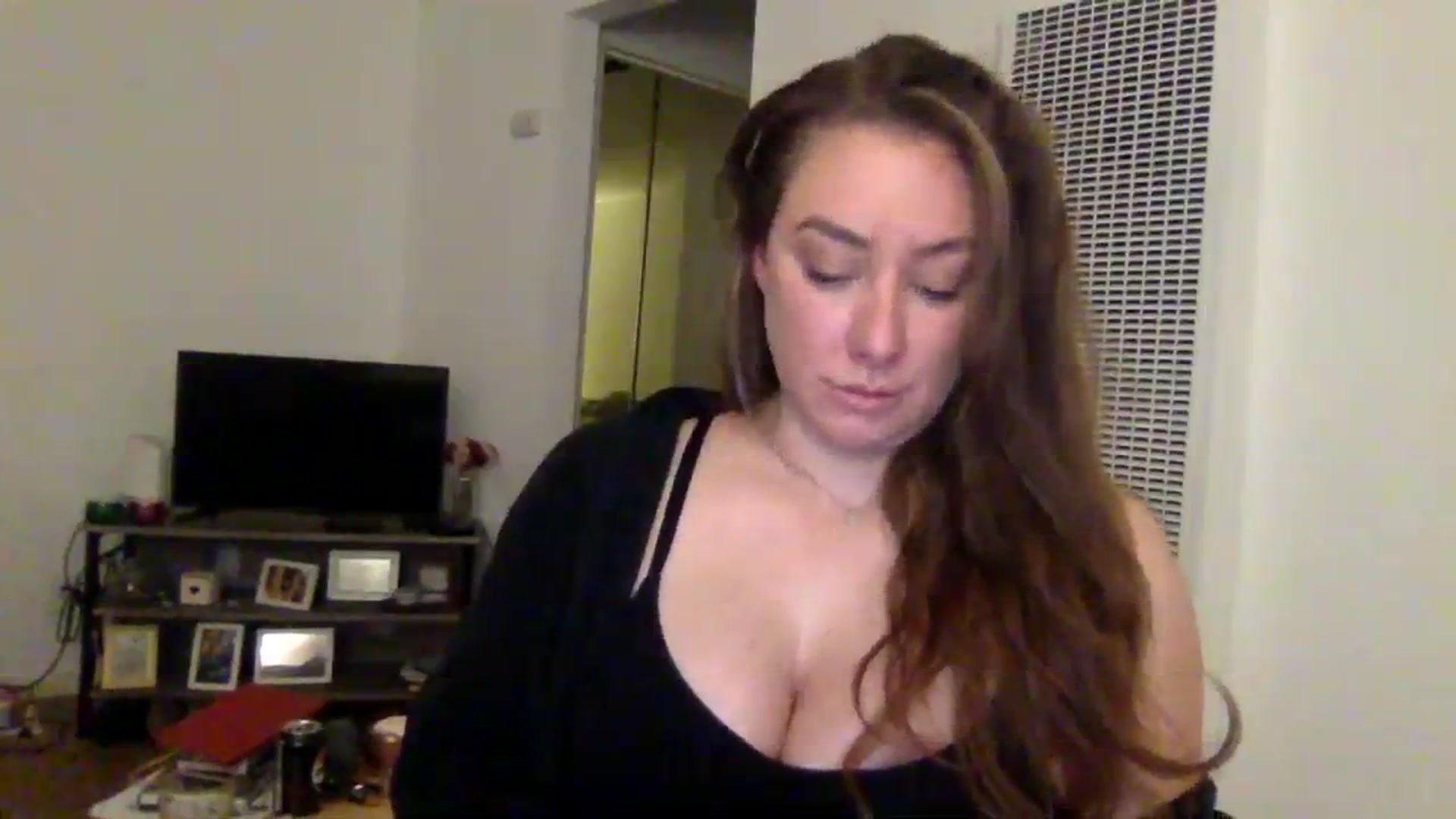 Gallery image thumbnail from Demi_Lee_'s myfreecams stream on, 10/16/2023, 08:09 image 3 of 20