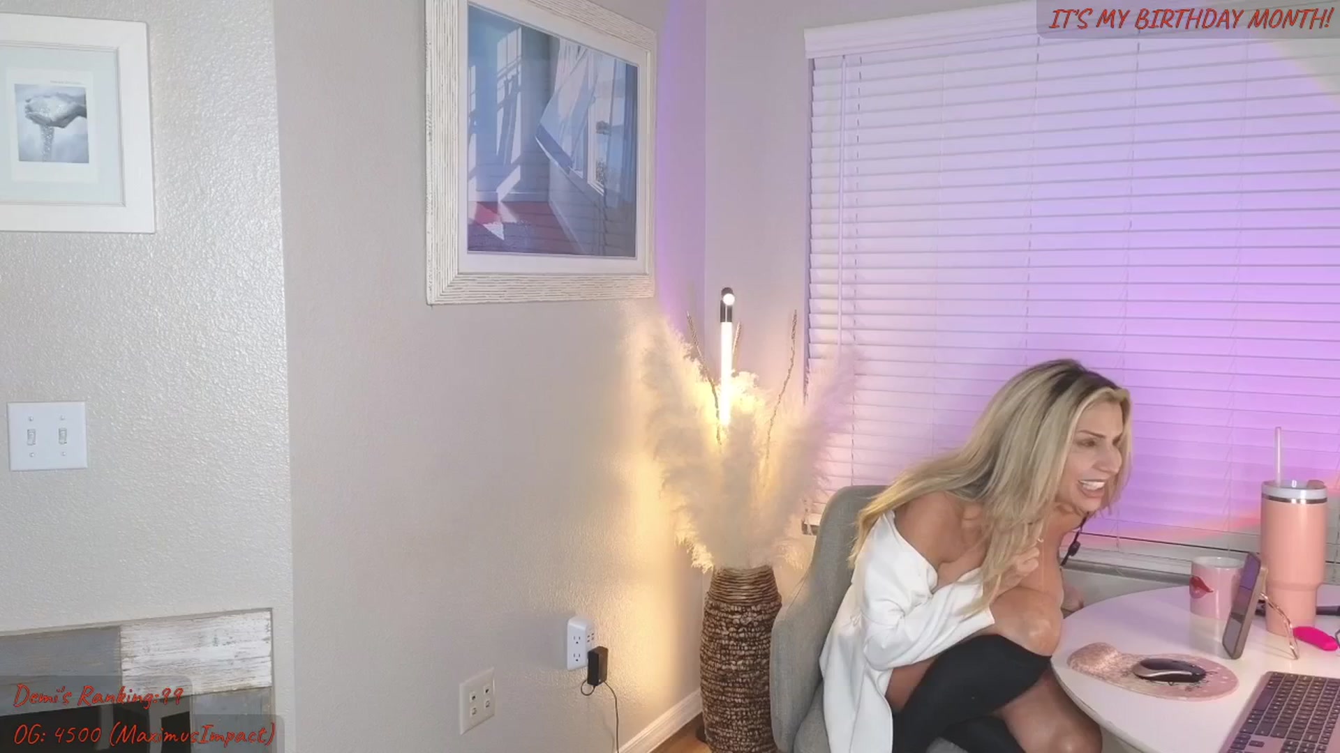 Gallery image thumbnail from Demi_Tatum's myfreecams stream on, 01/10/2026, 24:49 image 18 of 20