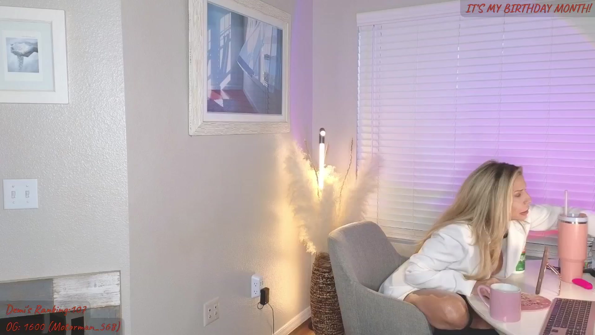 Gallery image thumbnail from Demi_Tatum's myfreecams stream on, 01/10/2026, 24:49 image 9 of 20