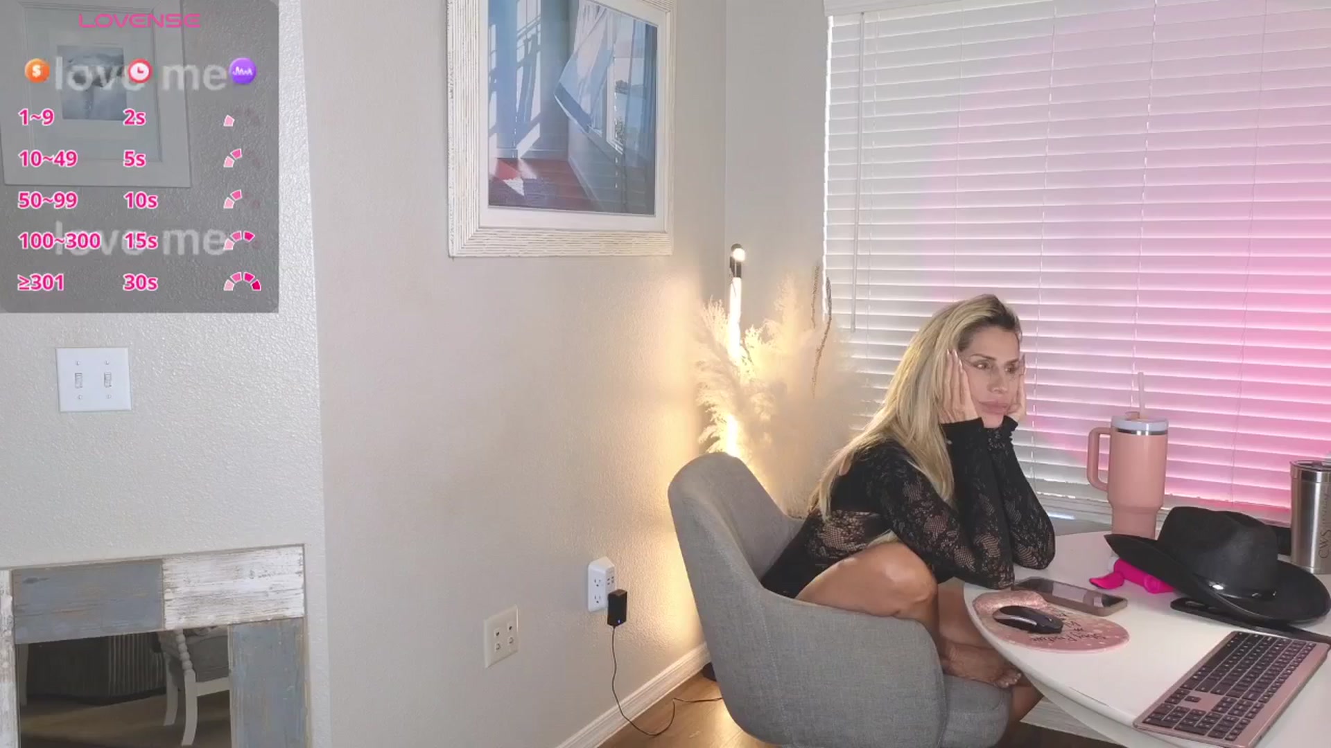 Gallery image thumbnail from Demi_Tatum's myfreecams stream on, 03/26/2026, 24:02 image 17 of 20