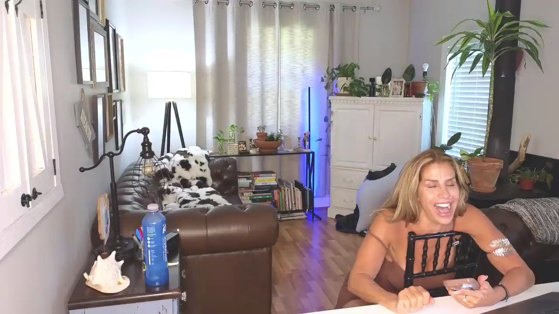 Gallery image thumbnail from Demi_Tatum's myfreecams stream on, 06/12/2026, 19:14 image 11 of 20