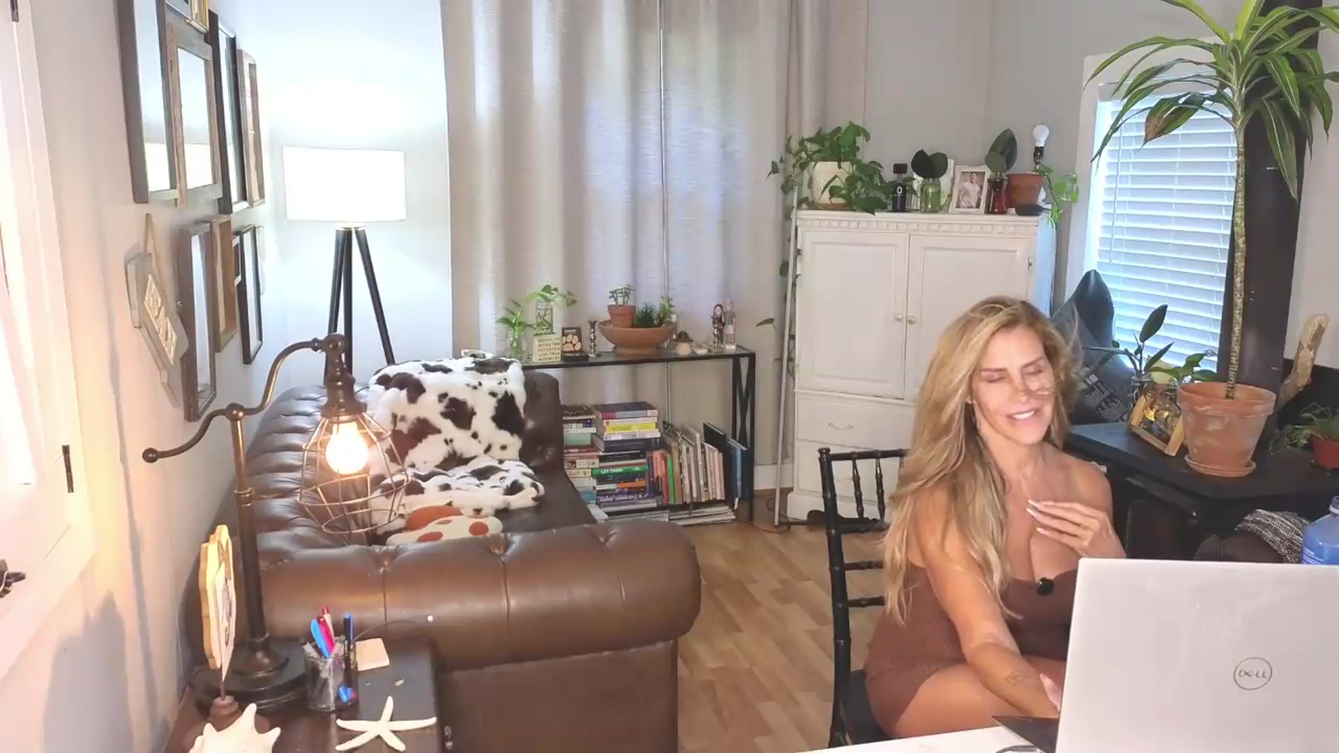 Gallery image thumbnail from Demi_Tatum's myfreecams stream on, 06/13/2026, 21:12 image 18 of 20