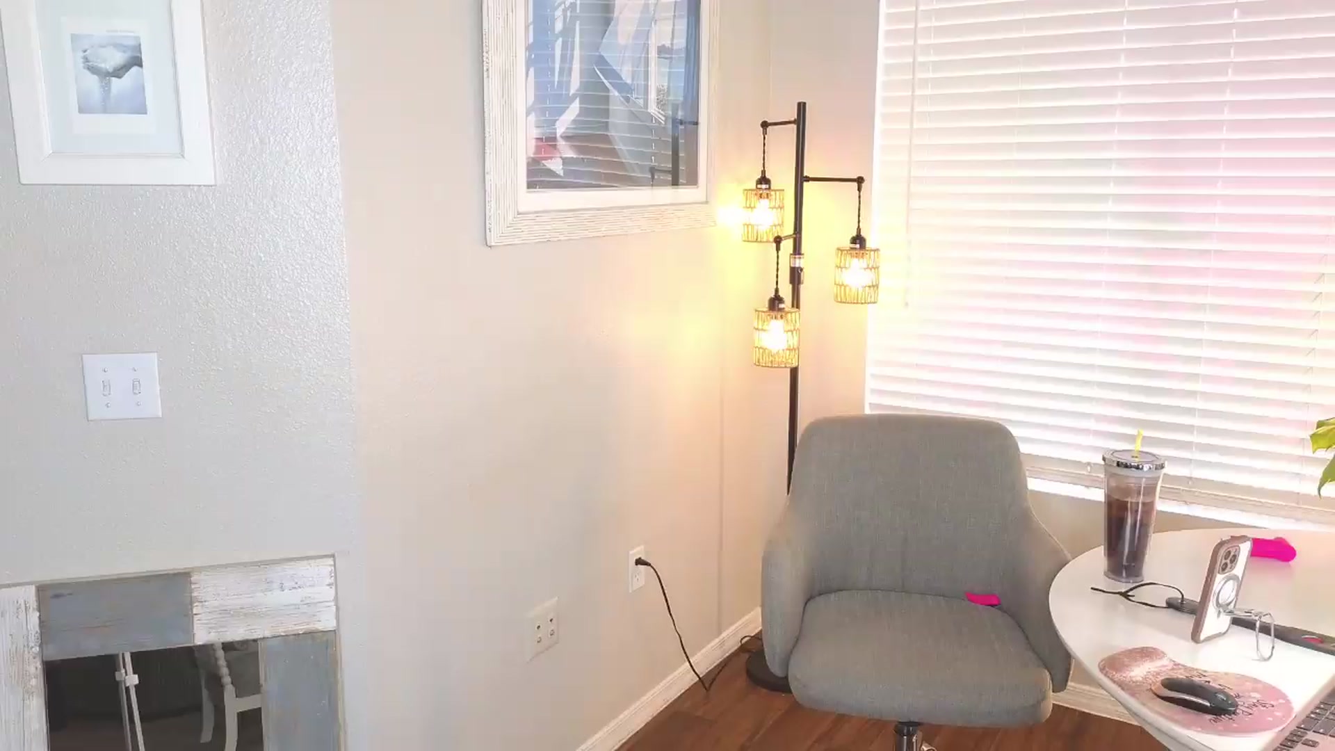 Gallery image thumbnail from Demi_Tatum's myfreecams stream on, 07/06/2026, 22:07 image 5 of 20
