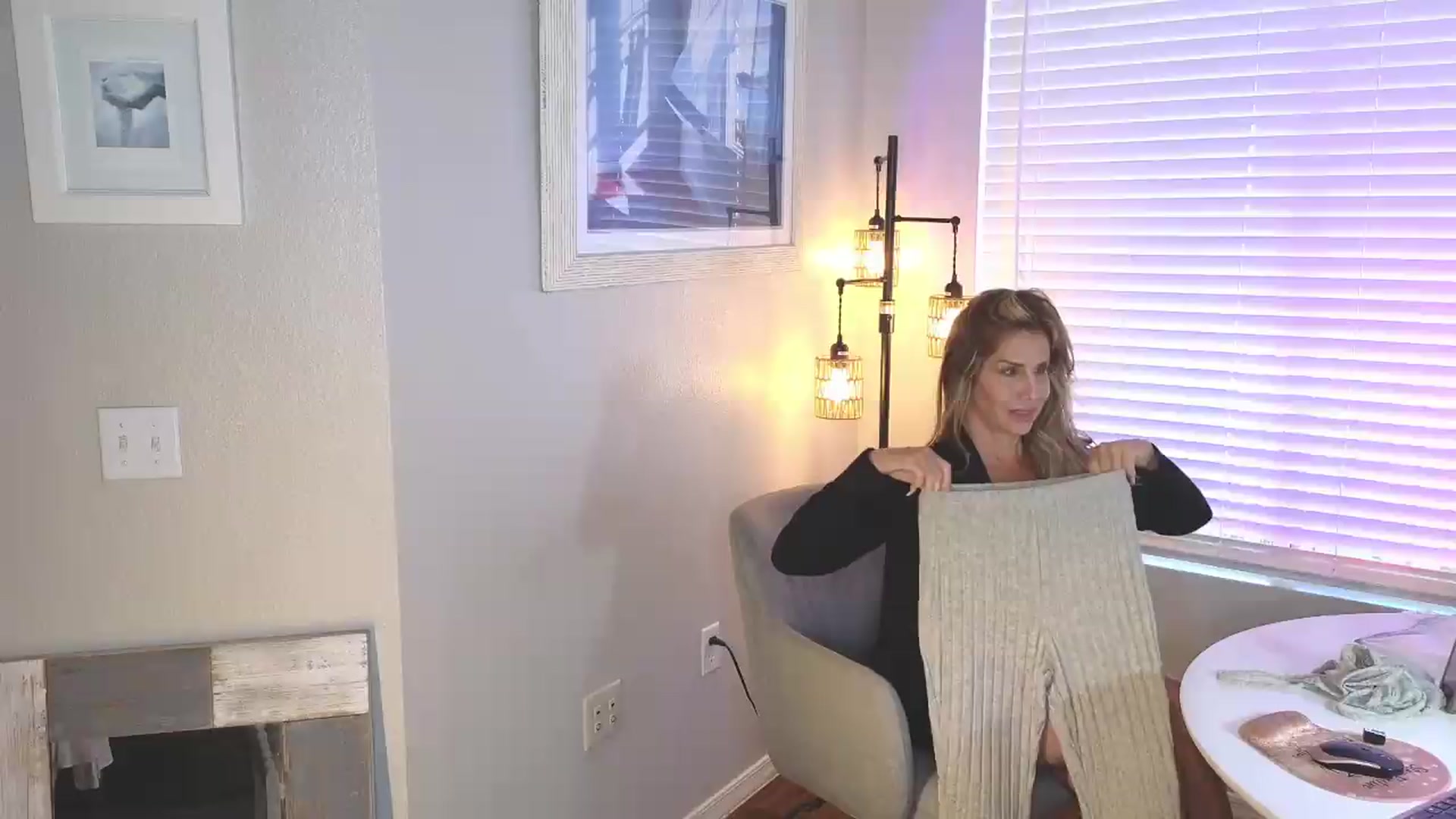 Gallery image thumbnail from Demi_Tatum's myfreecams stream on, 07/08/2026, 24:29 image 15 of 20