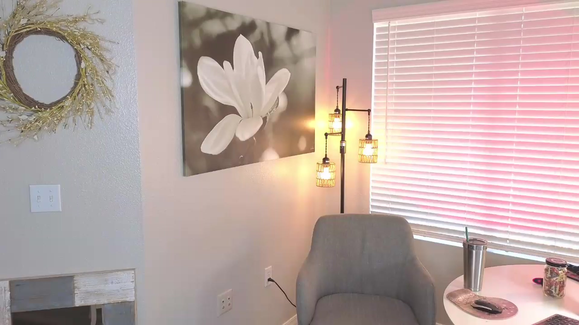 Gallery image thumbnail from Demi_Tatum's myfreecams stream on, 07/28/2026, 24:24 image 10 of 20