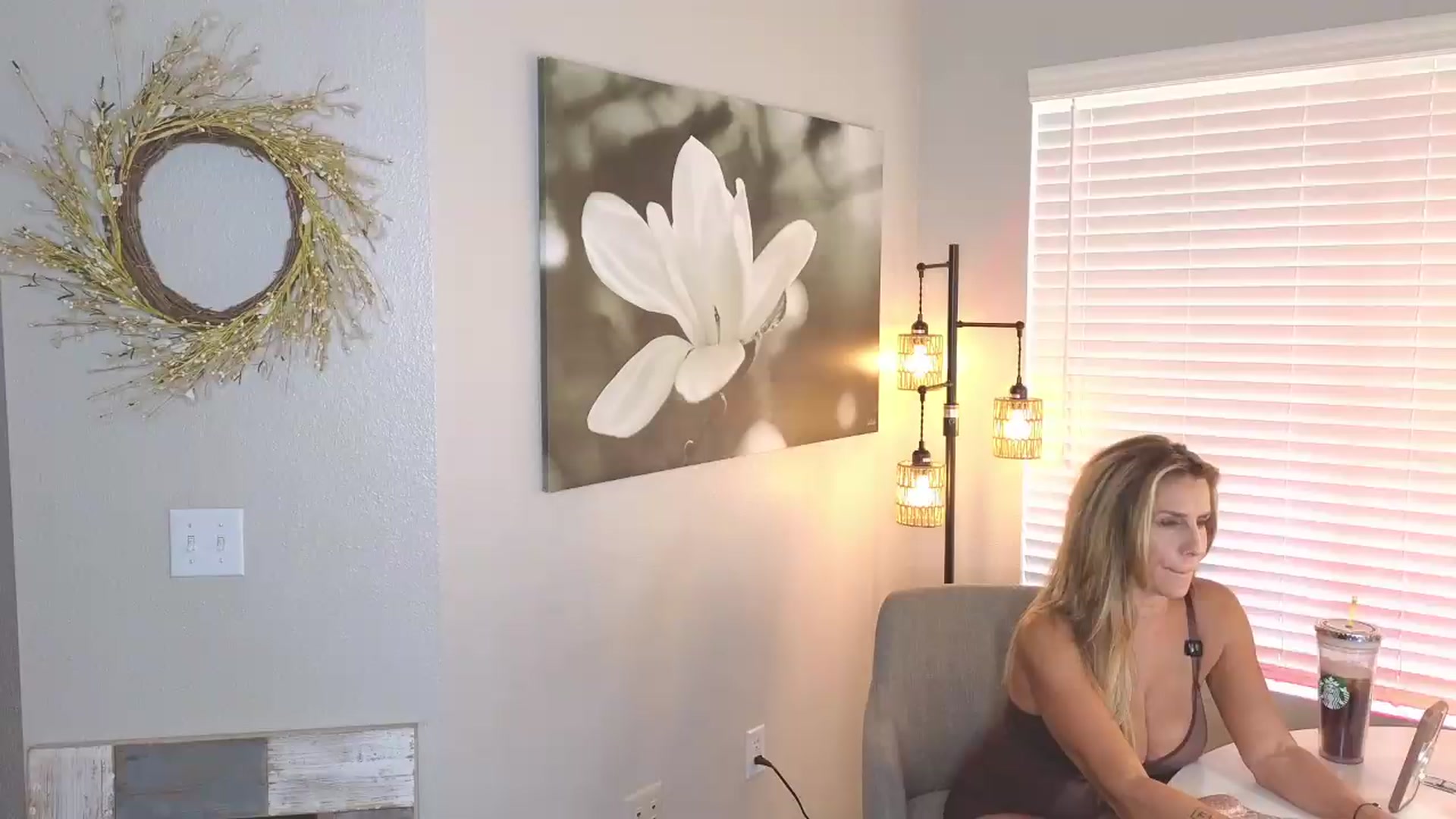 Gallery image thumbnail from Demi_Tatum's myfreecams stream on, 07/31/2026, 20:22 image 3 of 20
