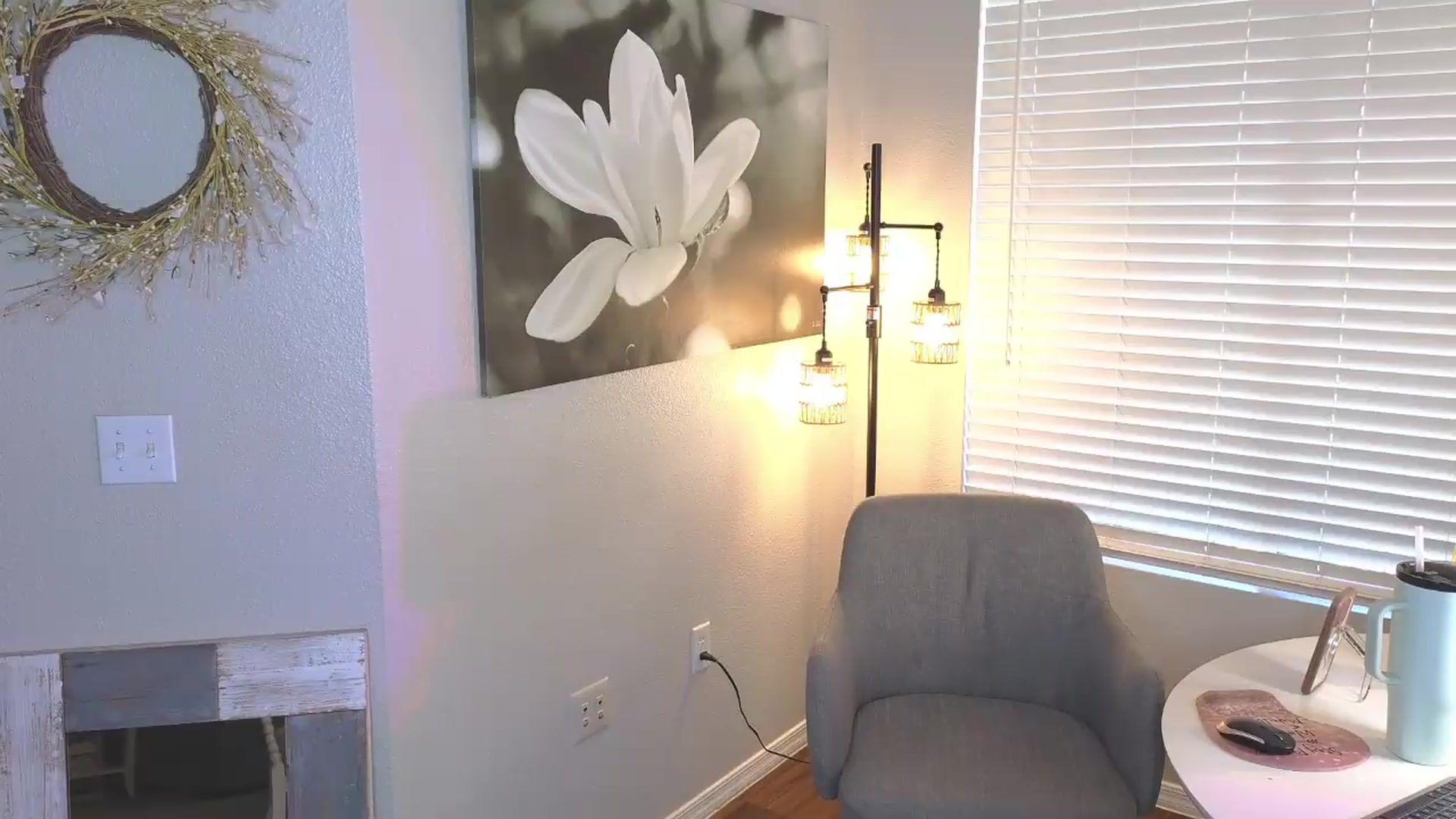 Gallery image thumbnail from Demi_Tatum's myfreecams stream on, 08/16/2026, 23:58 image 12 of 20