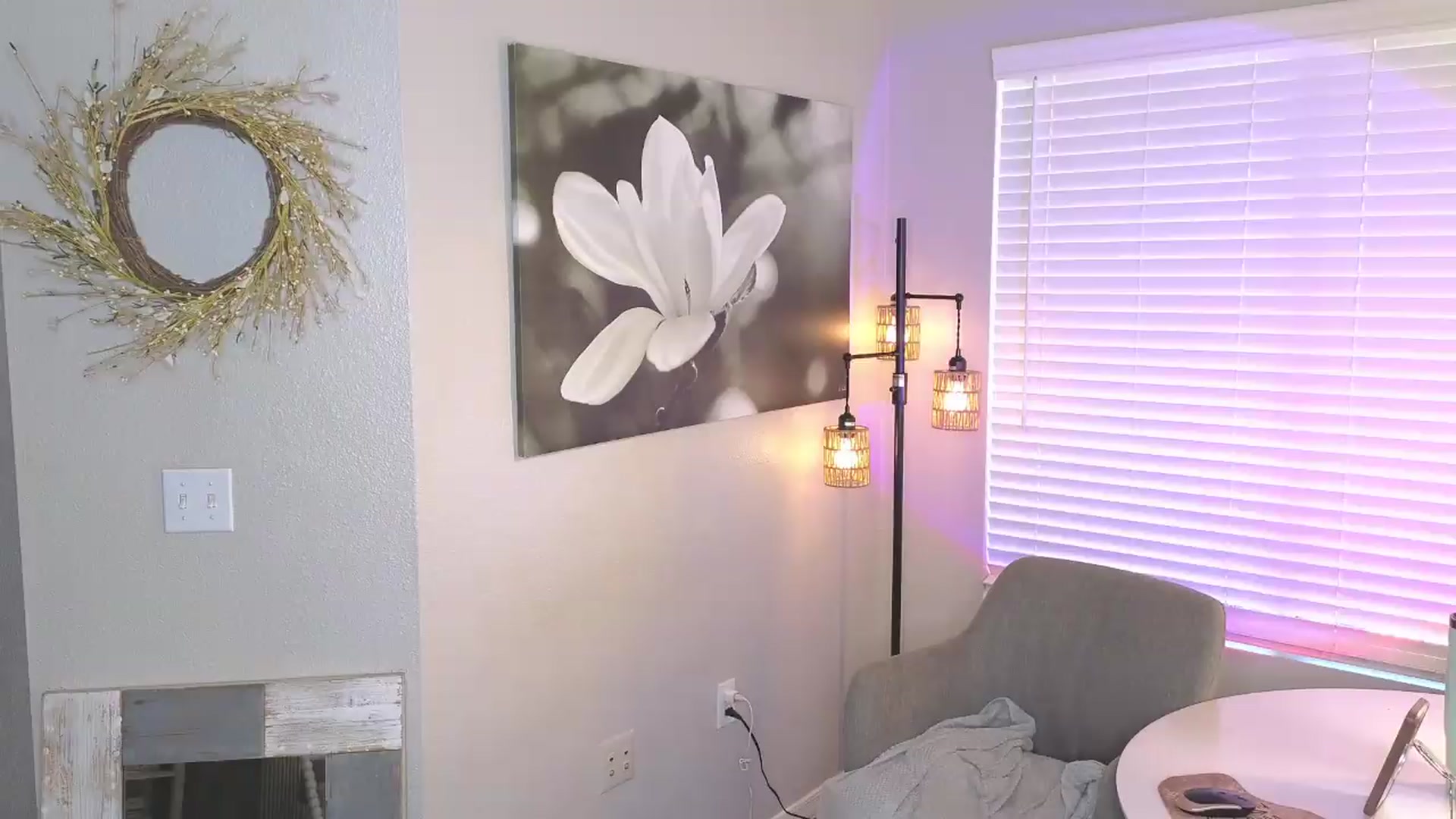 Gallery image thumbnail from Demi_Tatum's myfreecams stream on, 08/21/2026, 24:00 image 3 of 20