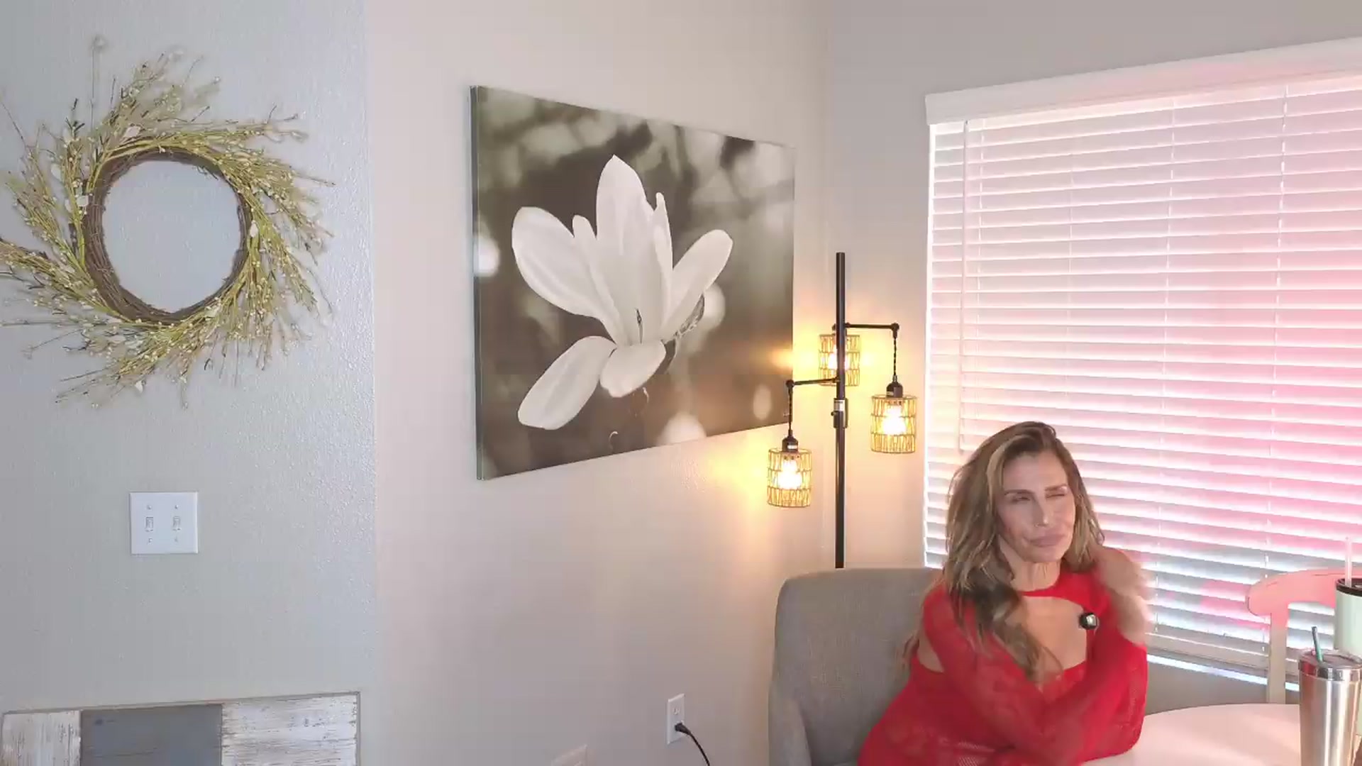 Gallery image thumbnail from Demi_Tatum's myfreecams stream on, 08/21/2026, 20:55 image 3 of 20