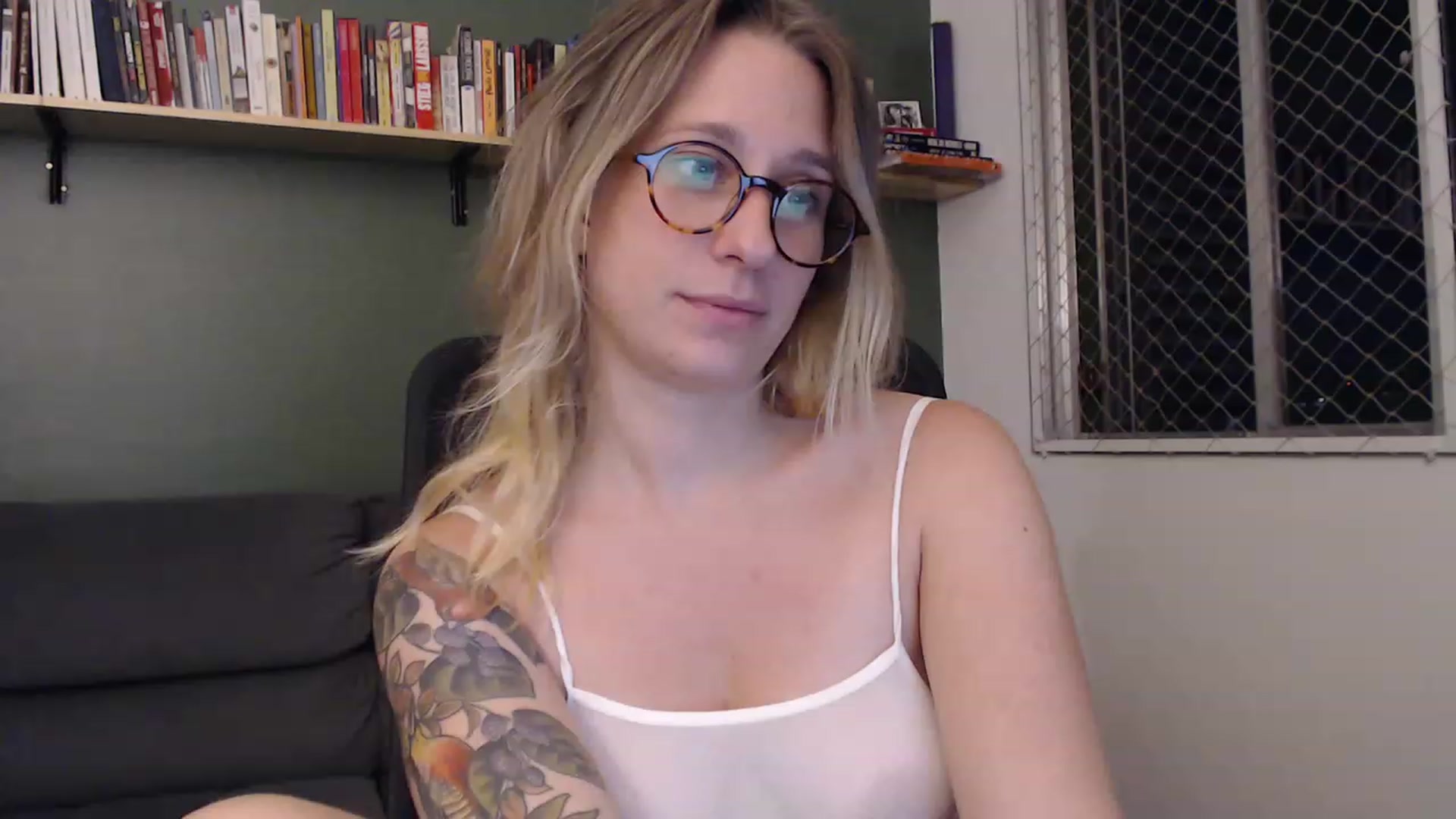 Gallery image thumbnail from Demmetria's myfreecams stream on, 11/15/2022, 03:24 image 12 of 20