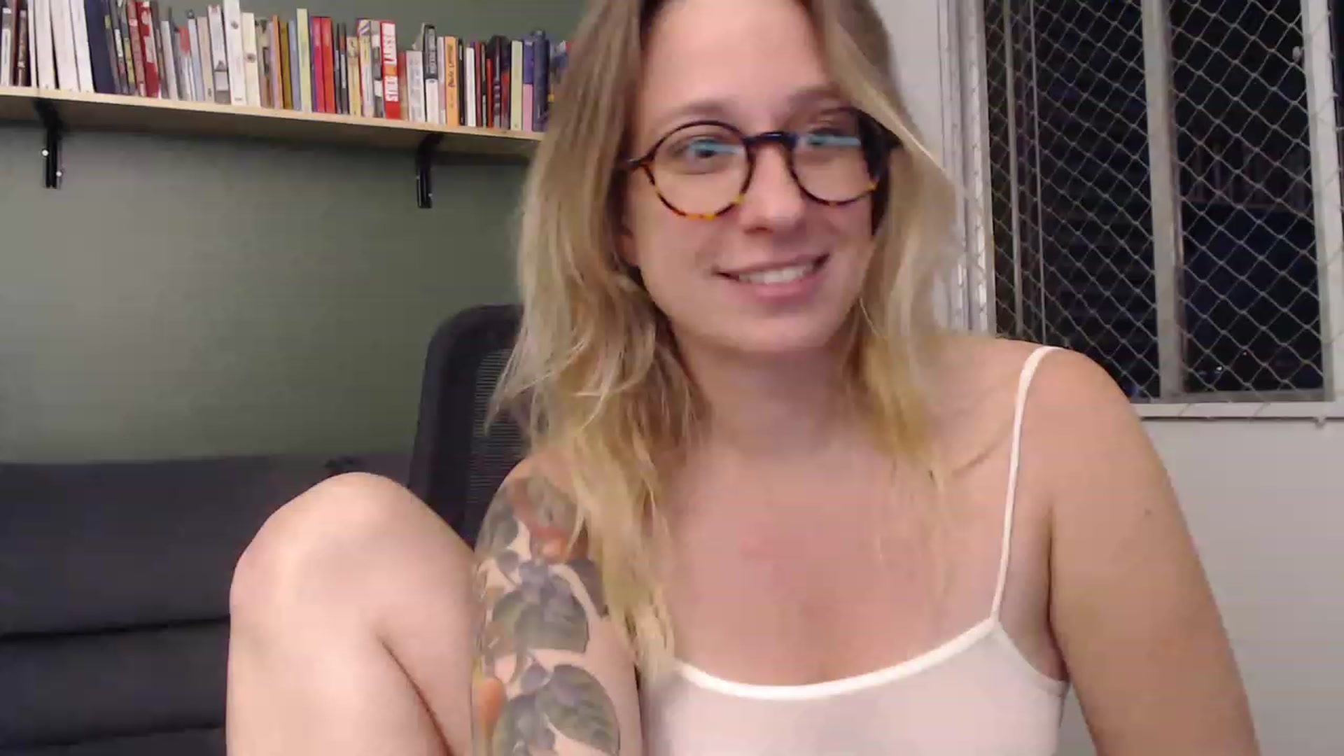 Gallery image thumbnail from Demmetria's myfreecams stream on, 11/15/2022, 03:24 image 17 of 20