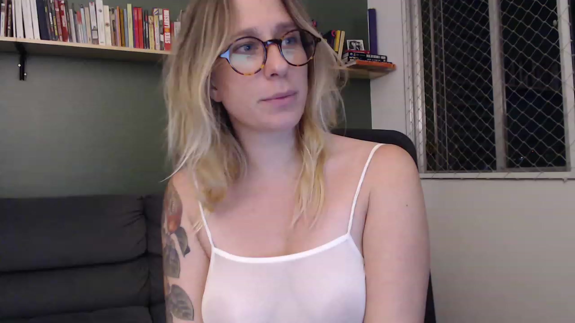 Gallery image thumbnail from Demmetria's myfreecams stream on, 11/15/2022, 03:24 image 16 of 20