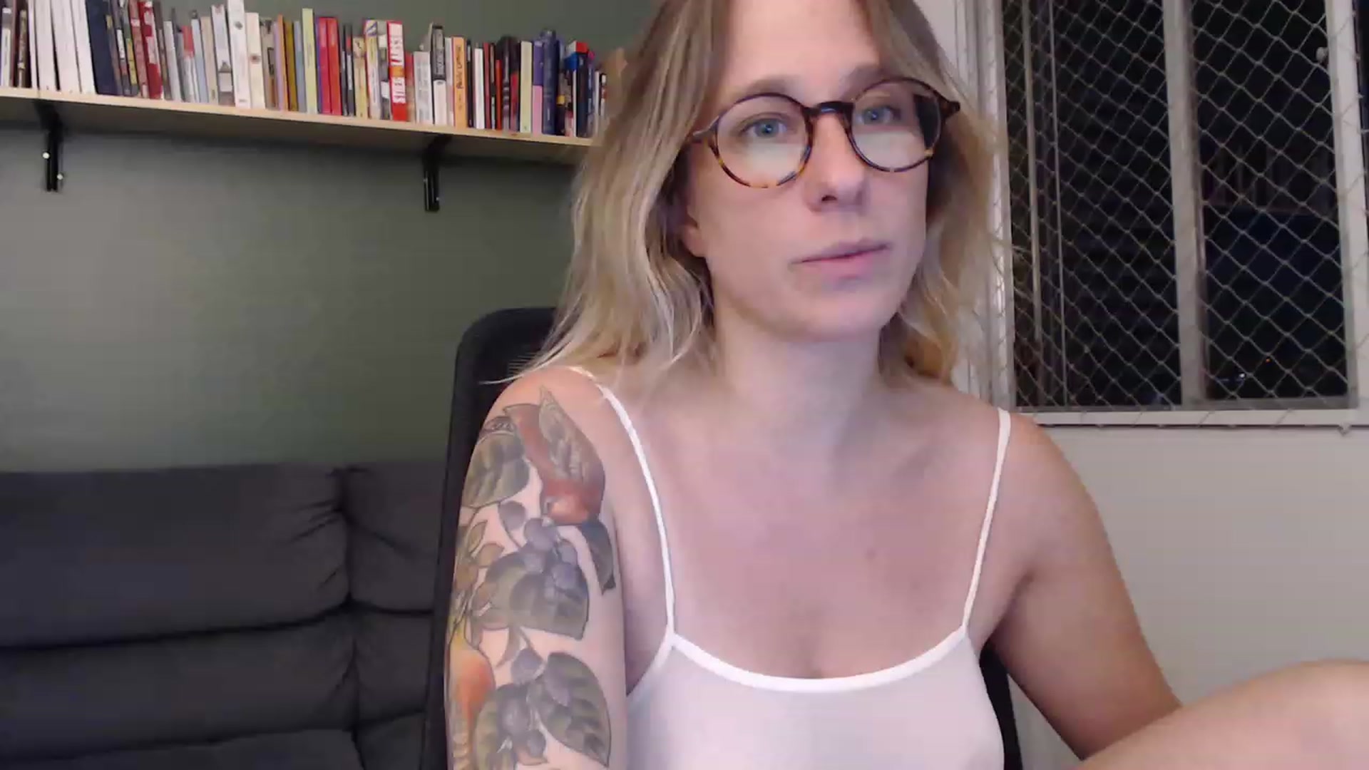 Gallery image thumbnail from Demmetria's myfreecams stream on, 11/15/2022, 03:24 image 14 of 20