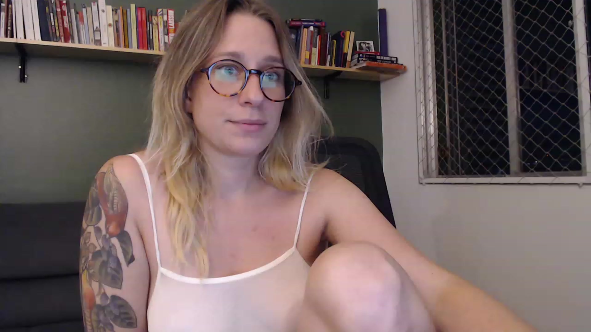 Gallery image thumbnail from Demmetria's myfreecams stream on, 11/15/2022, 03:24 image 18 of 20