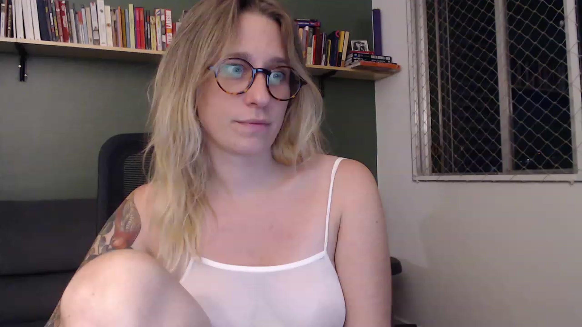 Gallery image thumbnail from Demmetria's myfreecams stream on, 11/15/2022, 03:24 image 11 of 20