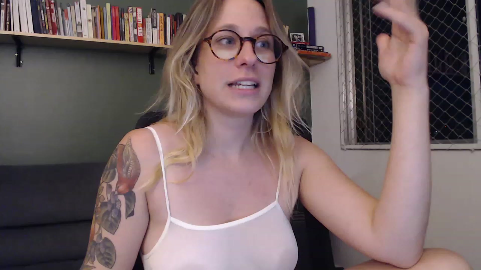 Gallery image thumbnail from Demmetria's myfreecams stream on, 11/15/2022, 03:24 image 15 of 20