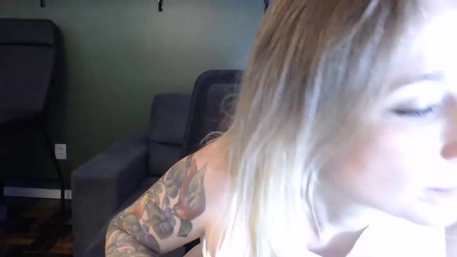 Gallery image thumbnail from Demmetria's myfreecams stream on, 11/15/2022, 23:42 image 1 of 20