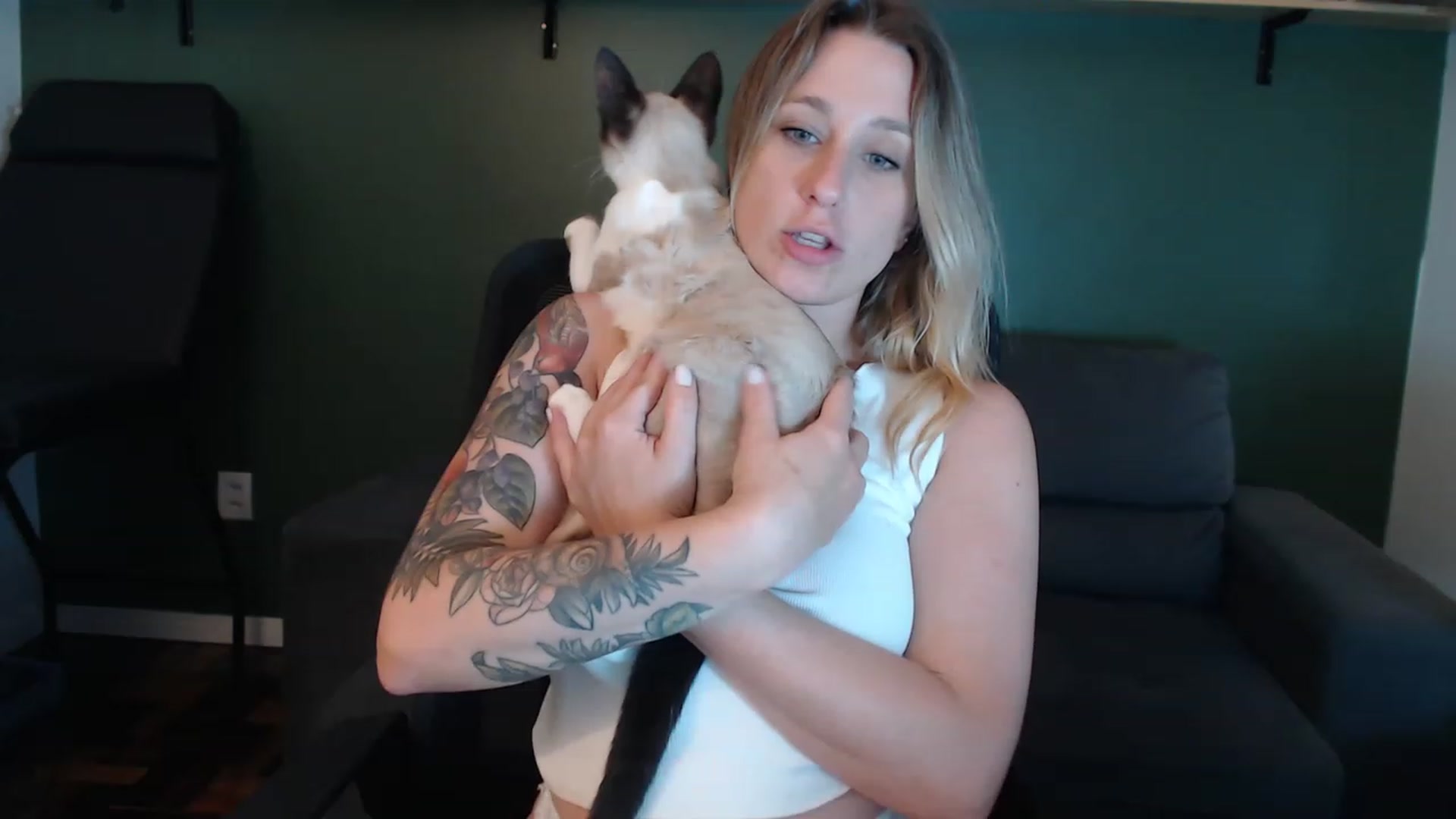 Gallery image thumbnail from Demmetria's myfreecams stream on, 11/15/2022, 23:42 image 6 of 20