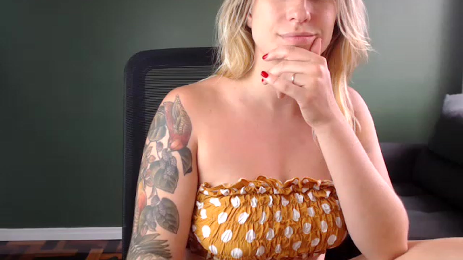 Gallery image thumbnail from Demmetria's myfreecams stream on, 01/18/2023, 20:21 image 2 of 20