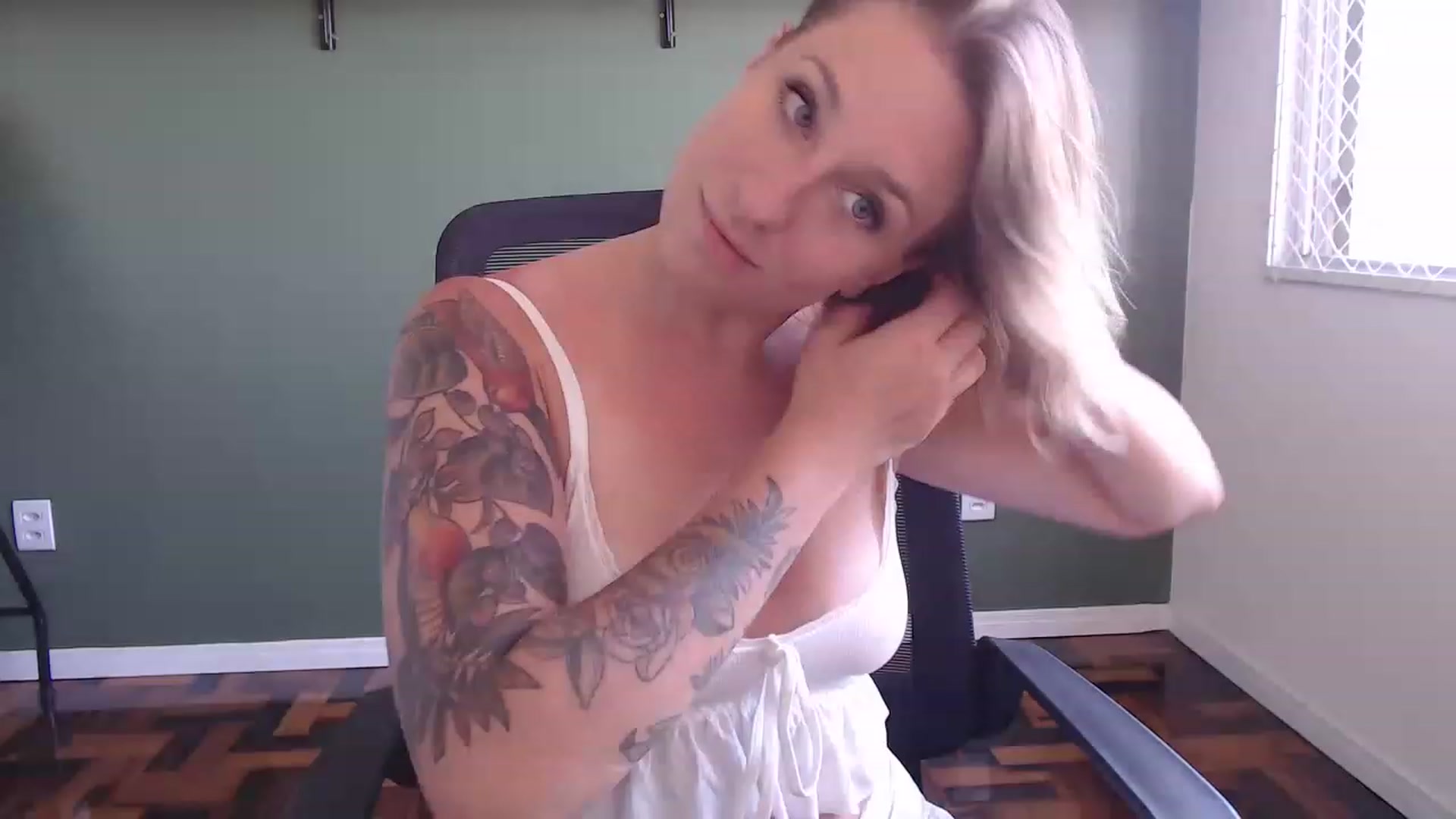 Gallery image thumbnail from Demmetria's myfreecams stream on, 02/01/2023, 18:18 image 7 of 20
