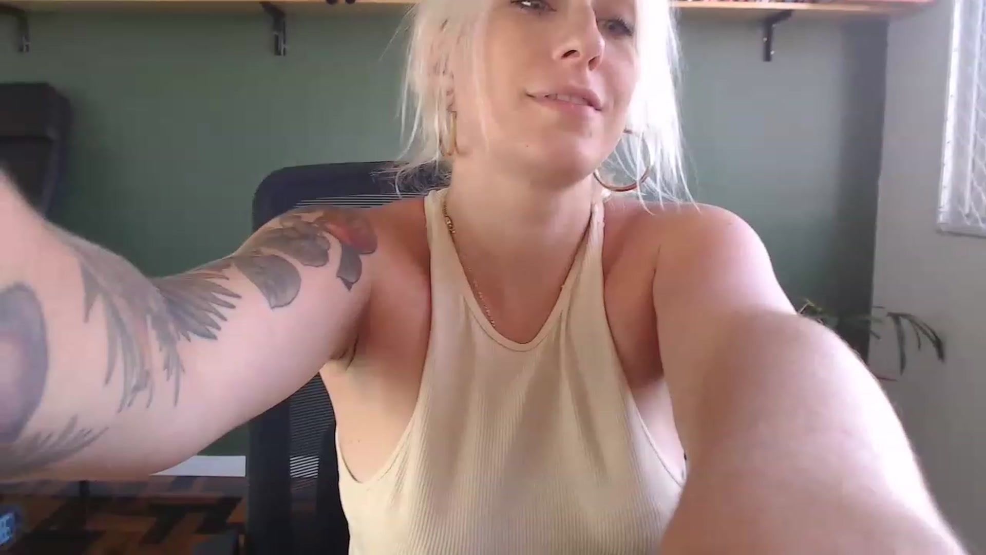 Gallery image thumbnail from Demmetria's myfreecams stream on, 03/01/2023, 18:33 image 17 of 20