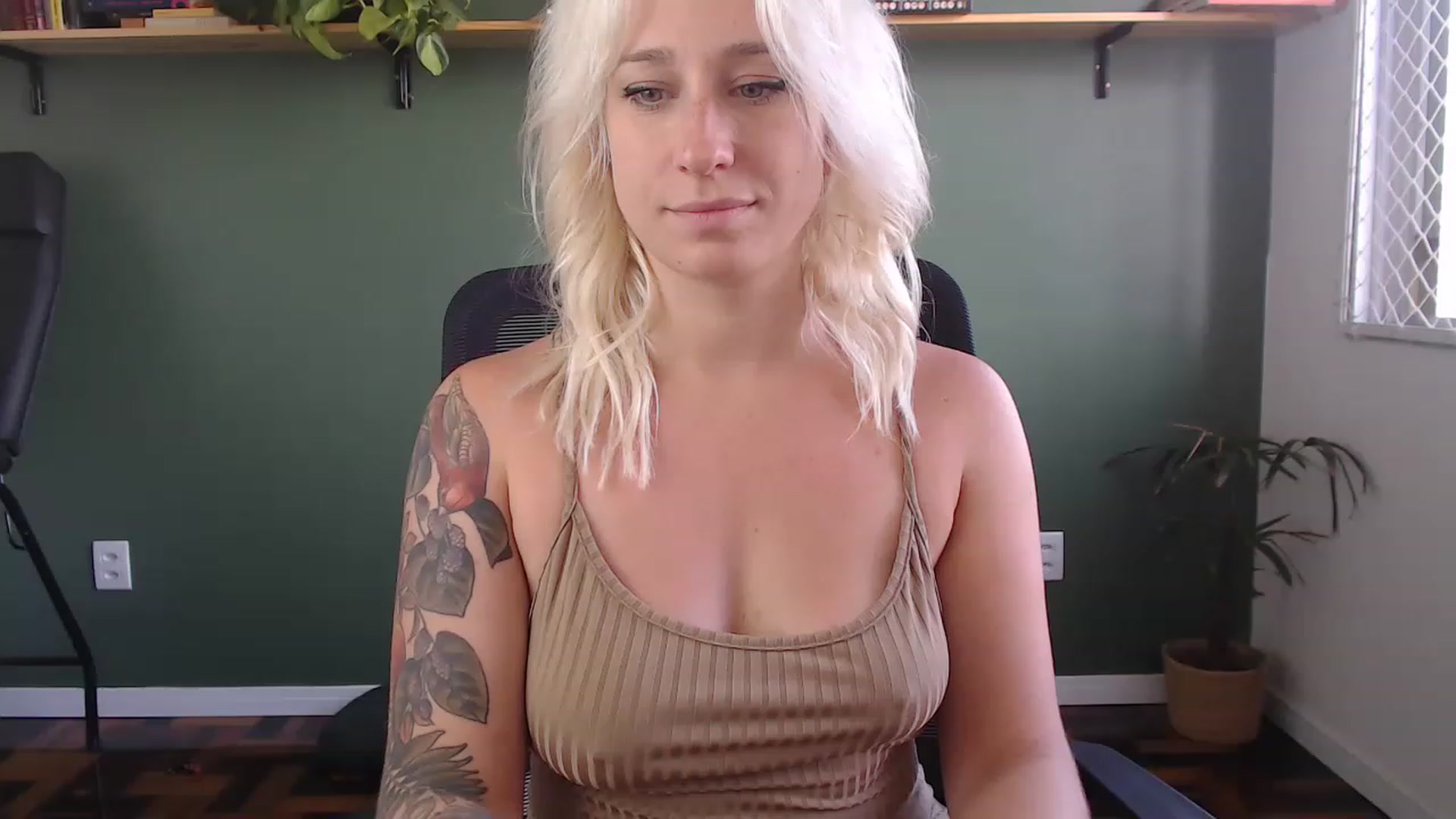 Gallery image thumbnail from Demmetria's myfreecams stream on, 03/08/2023, 17:59 image 7 of 20