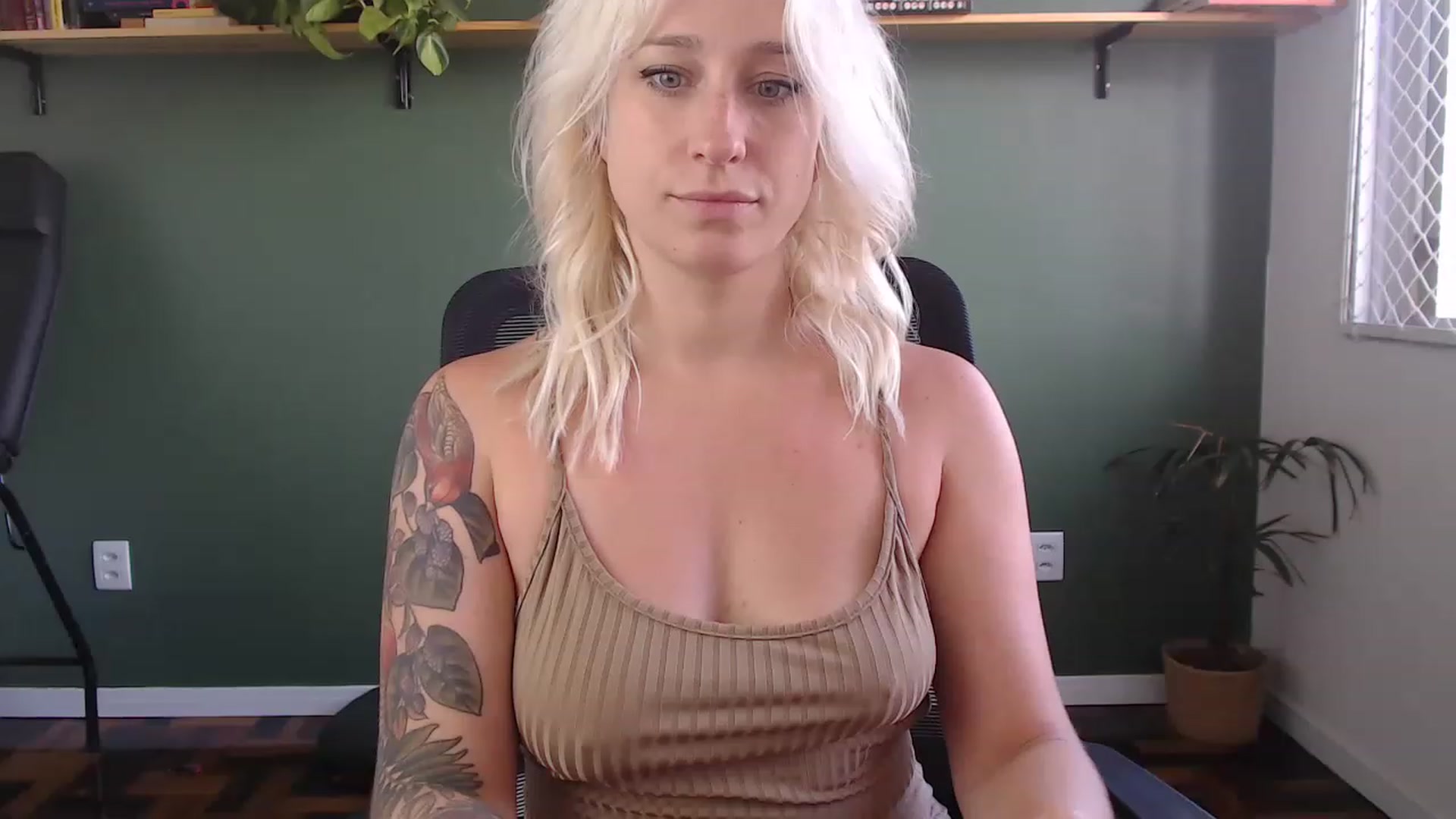 Gallery image thumbnail from Demmetria's myfreecams stream on, 03/08/2023, 17:59 image 6 of 20