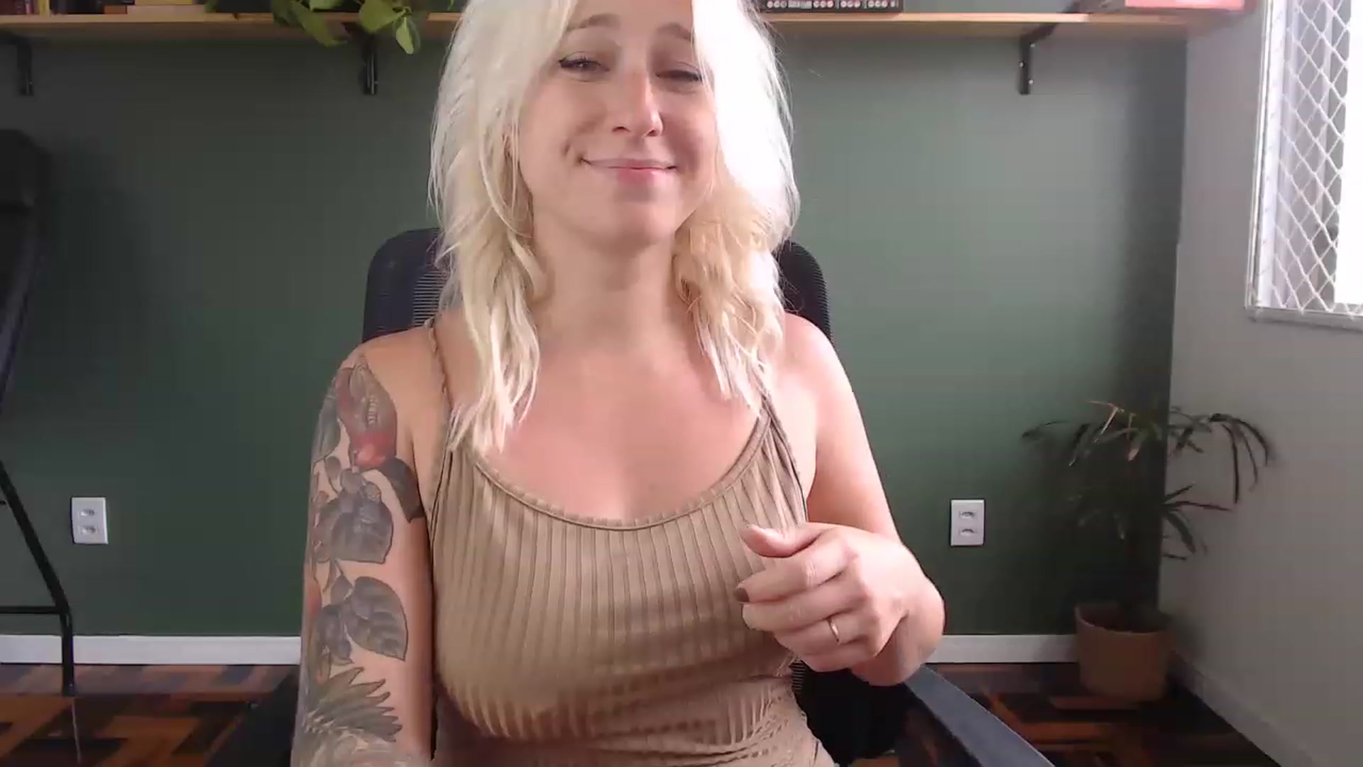 Gallery image thumbnail from Demmetria's myfreecams stream on, 03/08/2023, 20:13 image 2 of 20