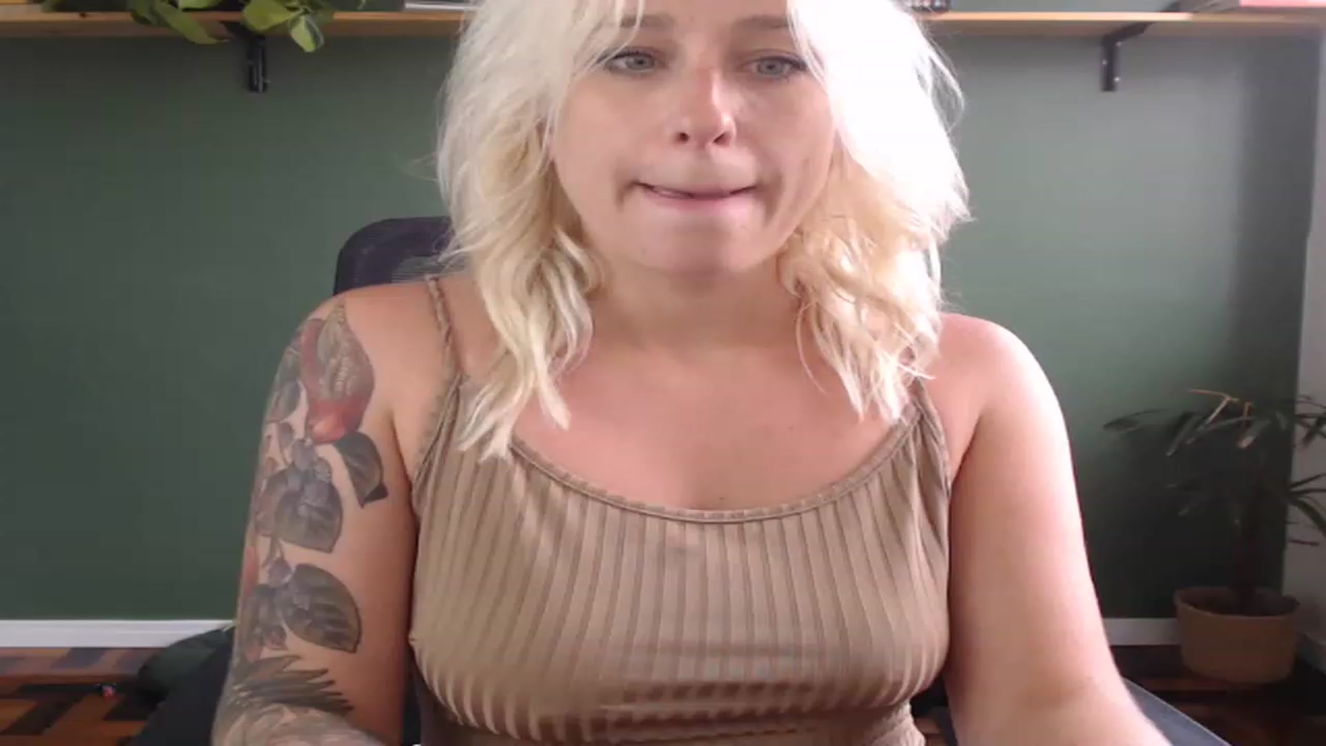 Gallery image thumbnail from Demmetria's myfreecams stream on, 03/08/2023, 20:13 image 1 of 20