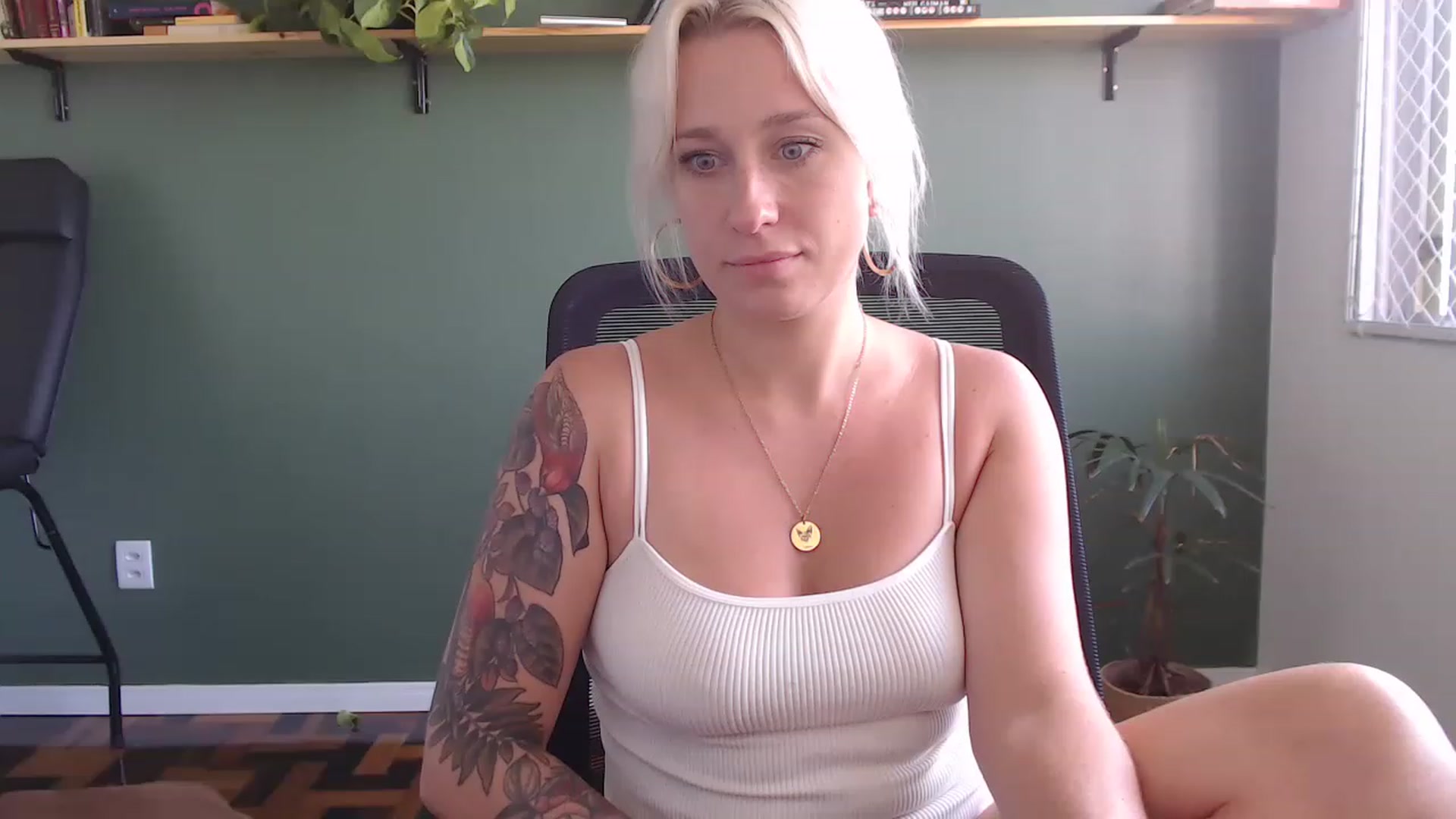 Gallery image thumbnail from Demmetria's myfreecams stream on, 03/09/2023, 17:15 image 8 of 20