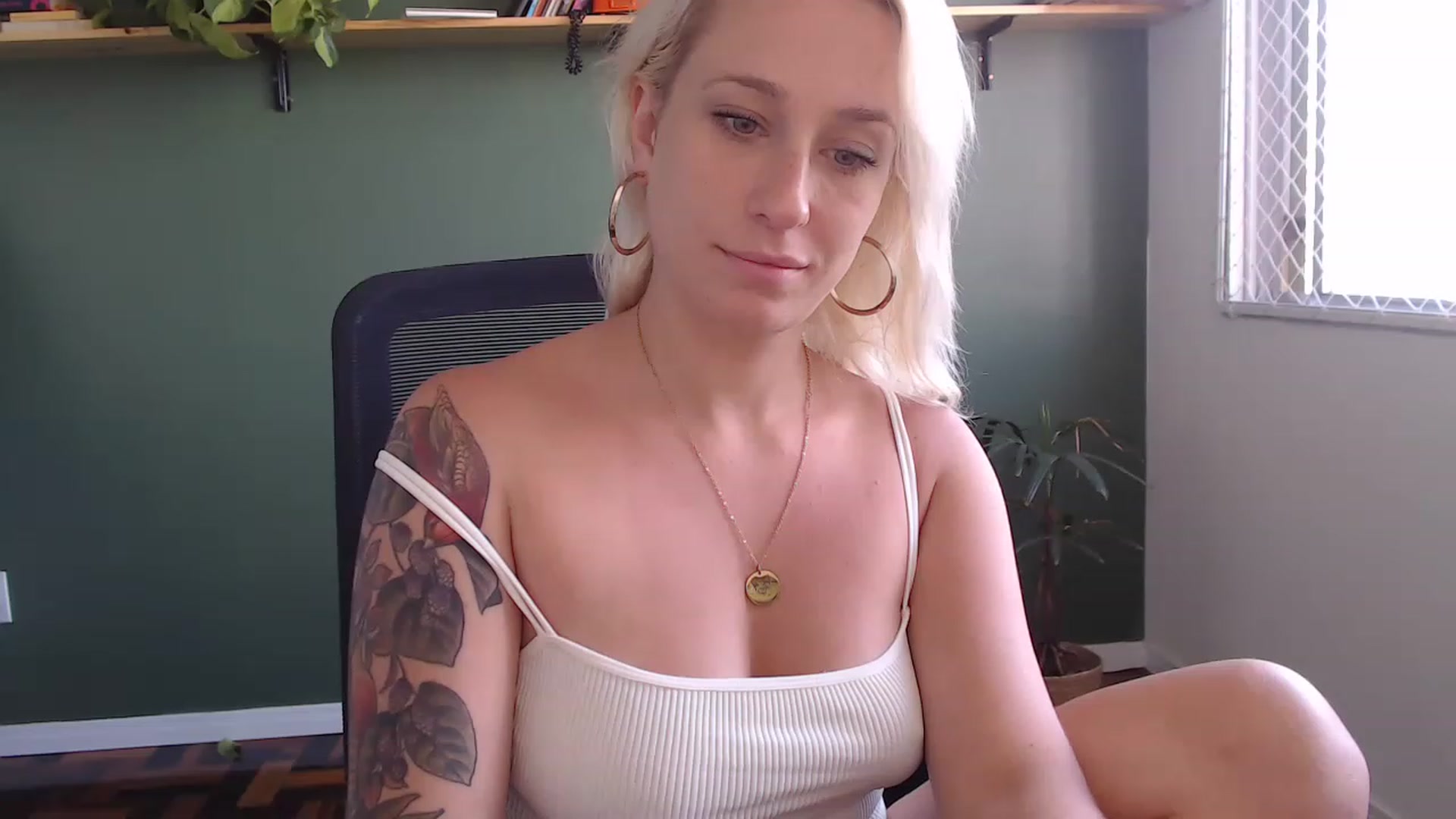 Gallery image thumbnail from Demmetria's myfreecams stream on, 03/09/2023, 17:15 image 19 of 20