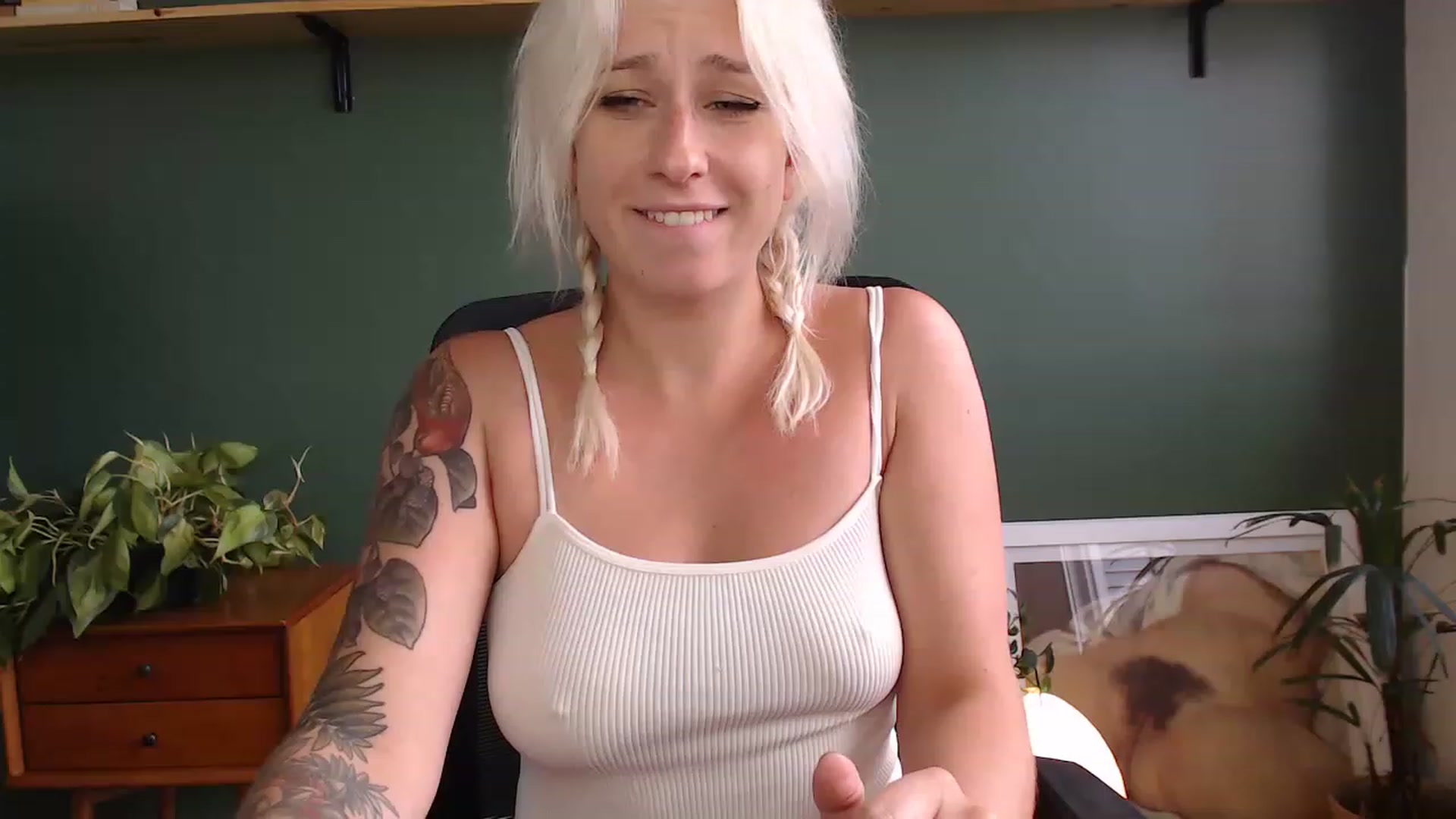 Gallery image thumbnail from Demmetria's myfreecams stream on, 03/14/2023, 18:28 image 16 of 20