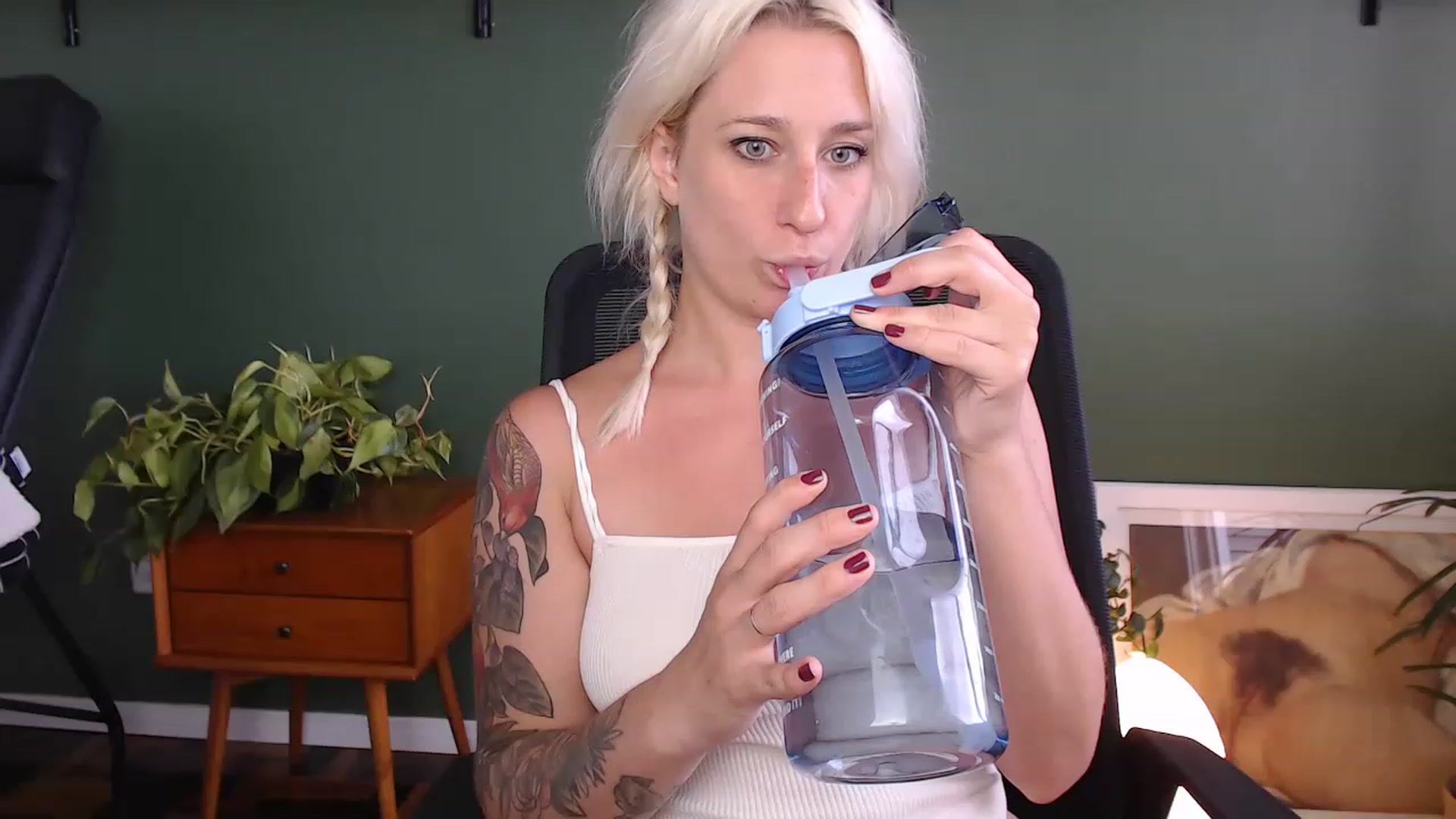 Gallery image thumbnail from Demmetria's myfreecams stream on, 03/14/2023, 20:12 image 7 of 20